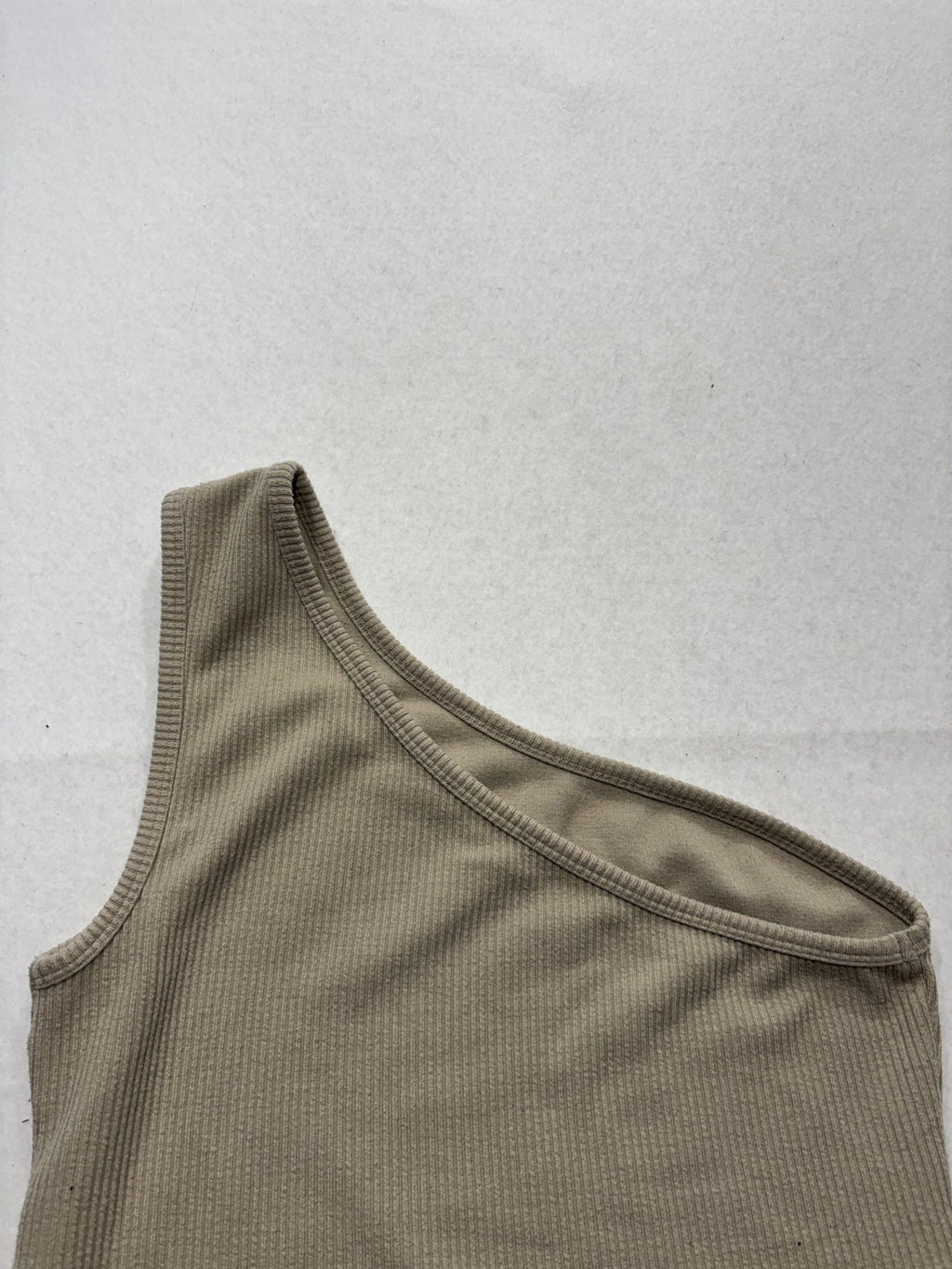 Reformation Tank Top Womens Medium Beige One Shoulder Ribbed Knit Cropped