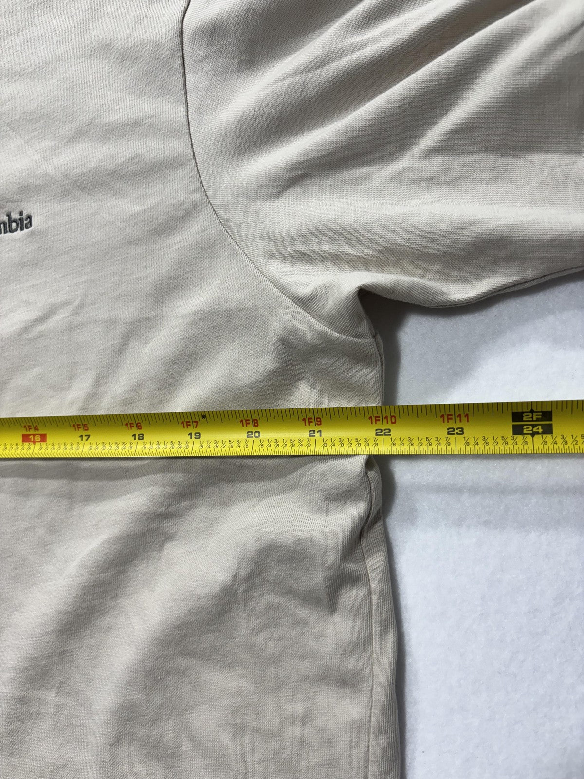 Columbia Shirt Mens Large Beige Short Sleeve Henley Logo T-Shirt Casual