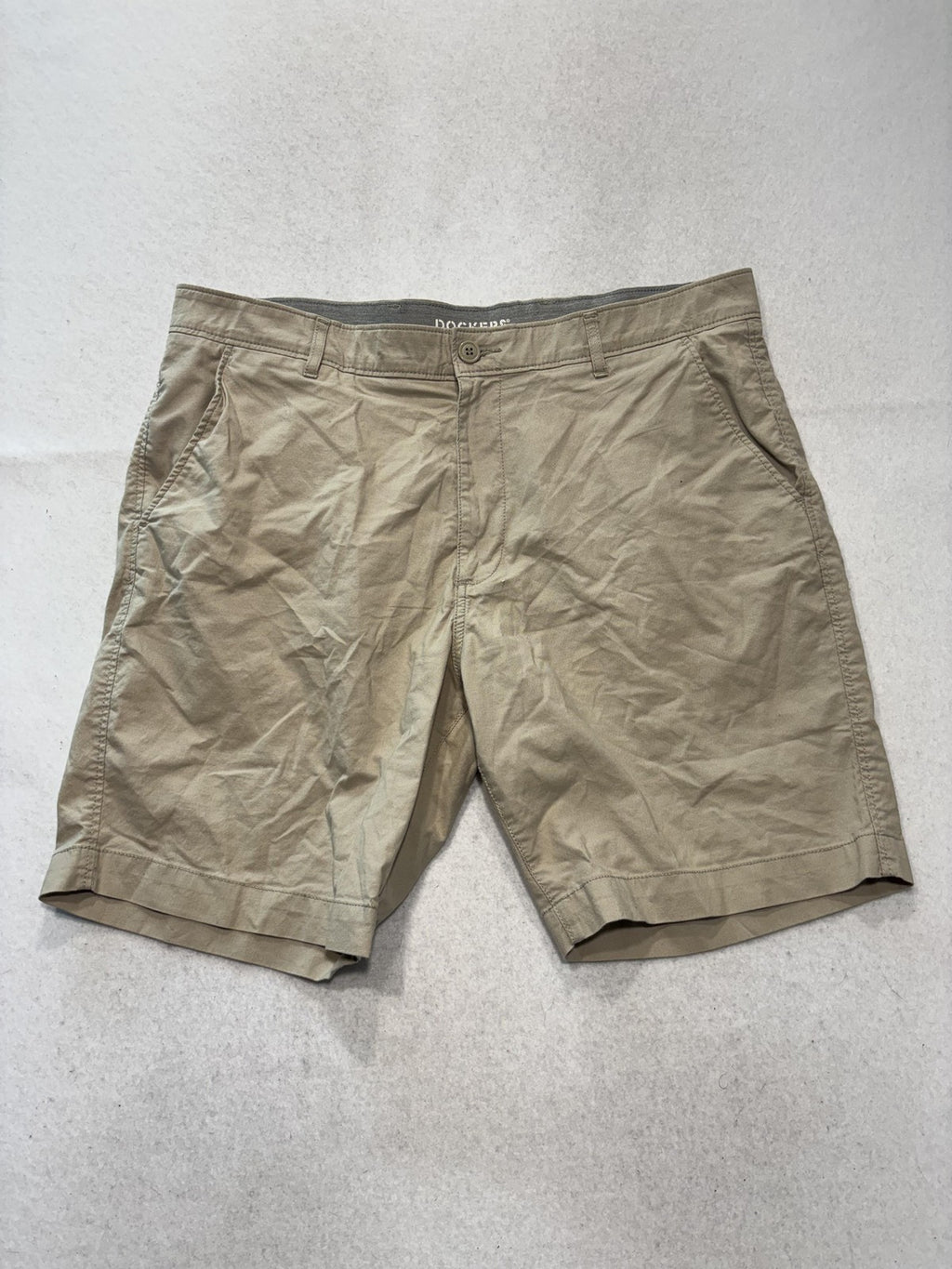 Dockers Chino Shorts Mens 38 Beige 8" Inseam Flex Comfort Stretch S96711