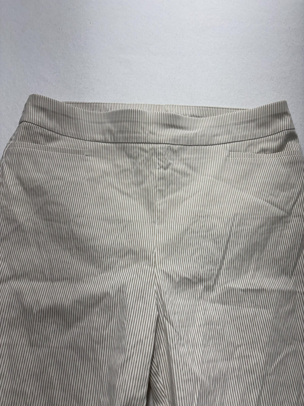 Chico's Capri Pants Womens 2.5 Beige Stripe Pull On Stretch Button Hem Twill