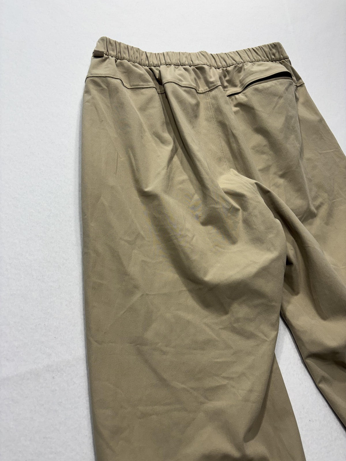 Lululemon Khaki Pants Mens Large Beige Elastic Waist Straight Leg Stretch Casual