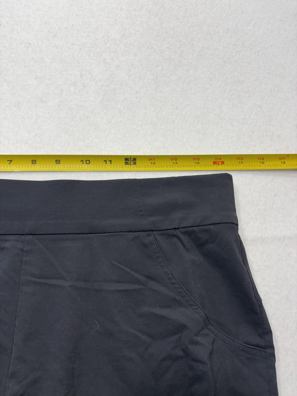 Columbia Shorts Womens Large Black 4" Inseam Omni-Shield Hiking Quick Dry