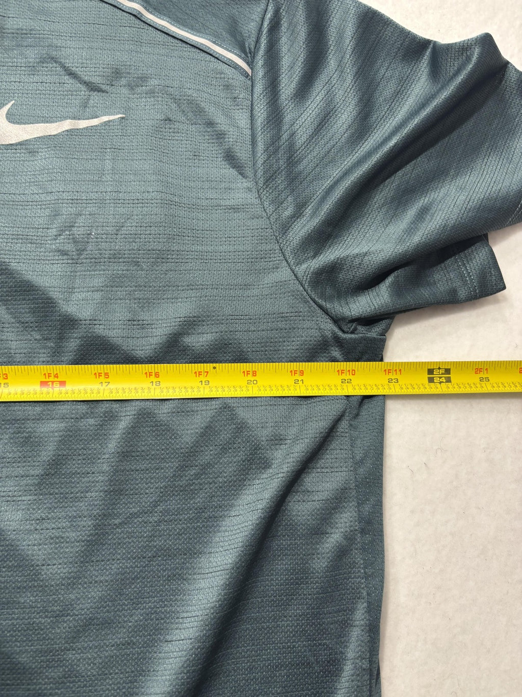Nike Dri-FIT Running Shirt Mens XL Green Short Sleeve Reflective Tee AJ7565-328