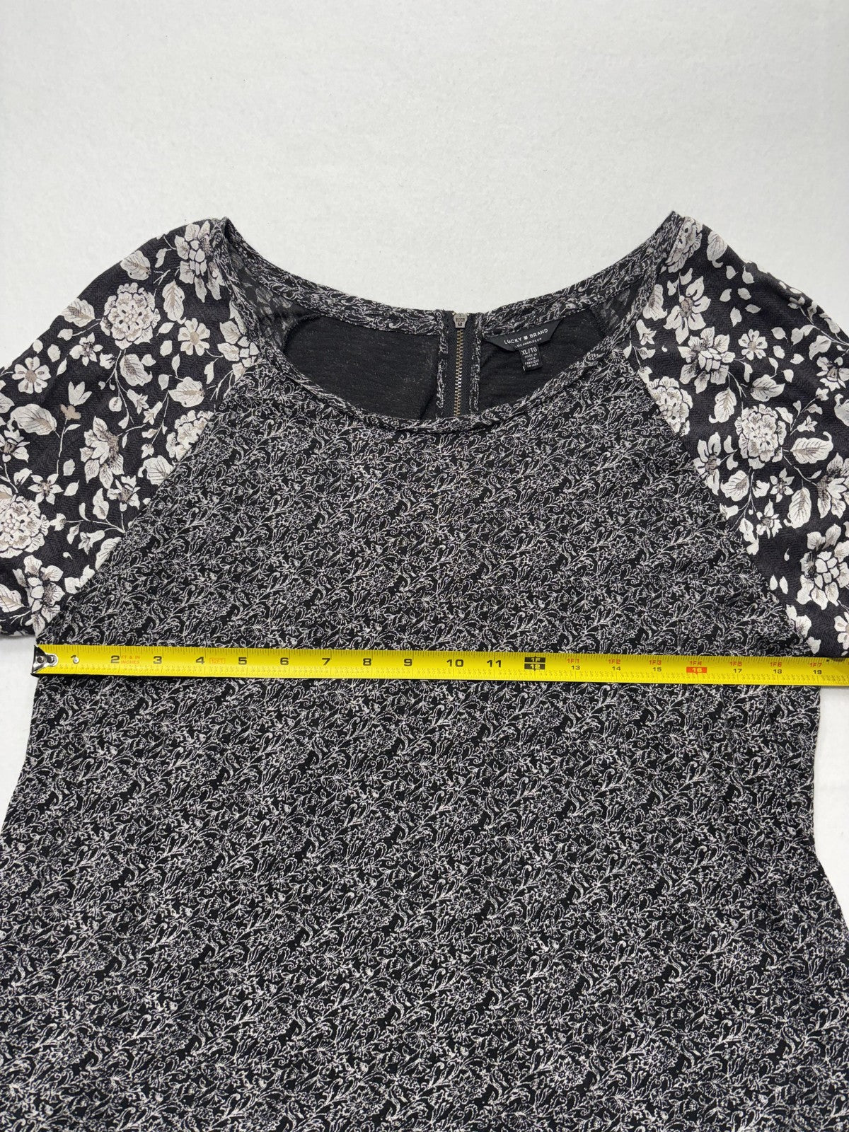 Lucky Brand Blouse Womens XL Black Floral Raglan Short Sleeve Zip Back Knit Top