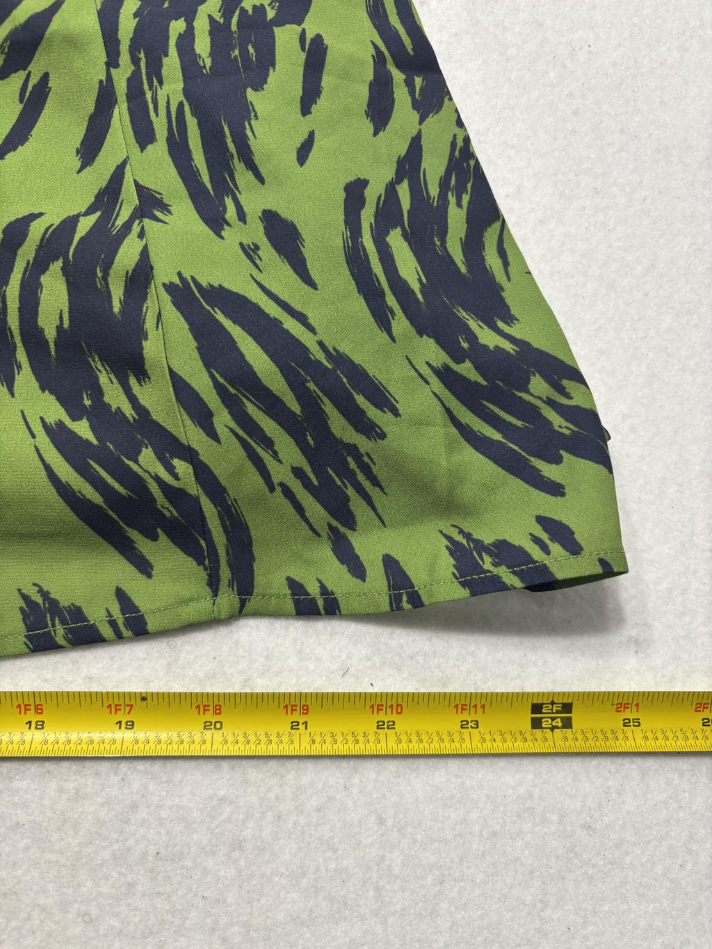 Ali & Jay Elevated Taste Mini Dress Womens Large Green Animal Print Short Sleeve