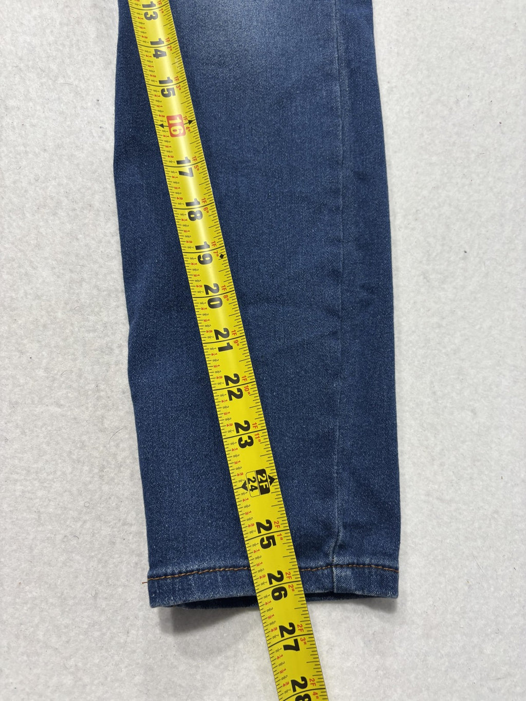Tahari Jeans Womens 16W Blue Medium Wash High Rise Skinny Stretch 38x27 Denim