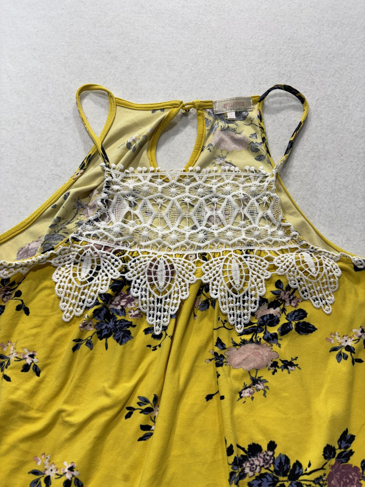 Stella Tweed Tank Top Womens L Yellow Floral Crochet Halter Cami Summer Casual