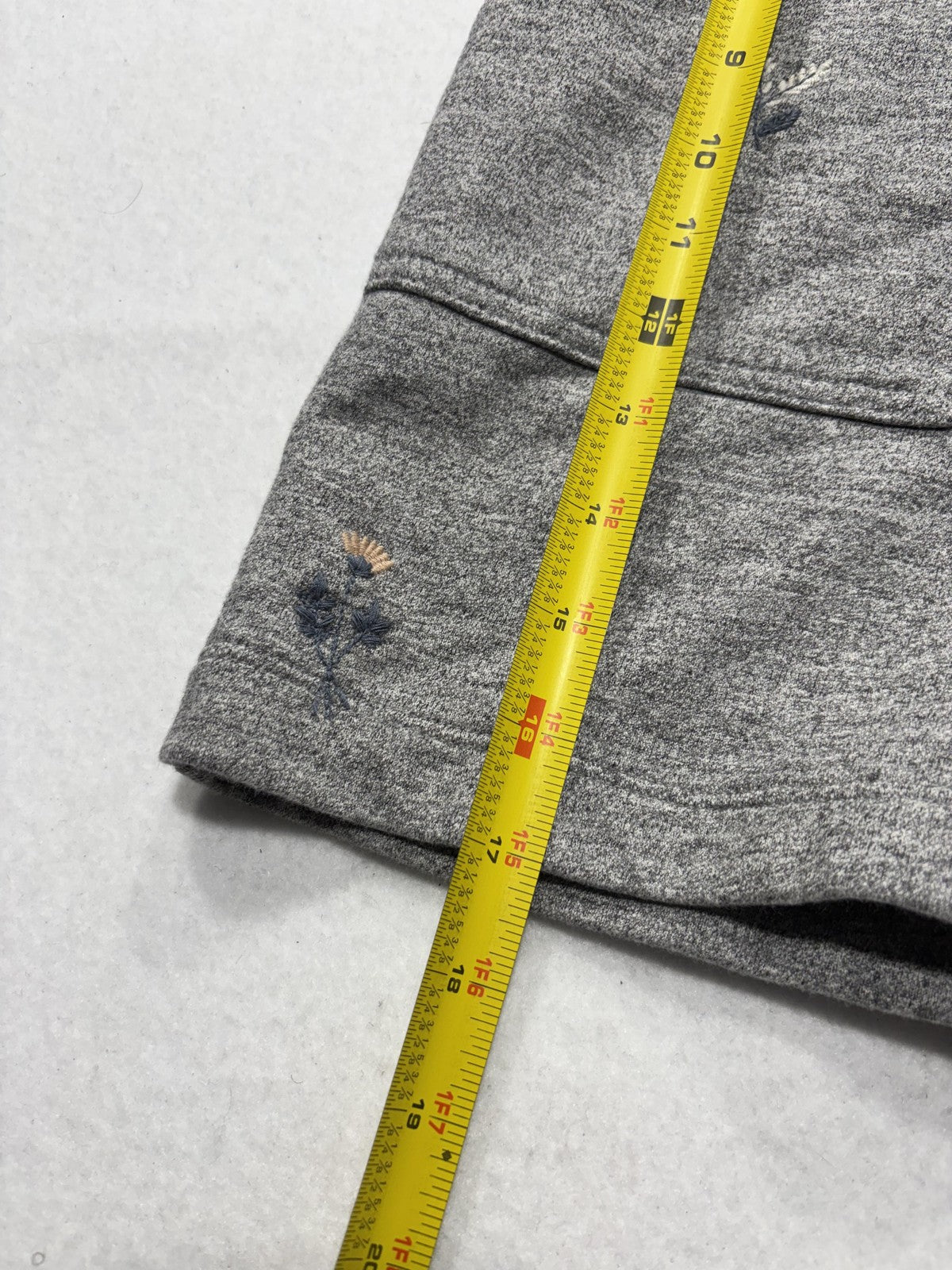 AG Sweat Shorts Womens Small Gray Embroidered Floral Knit Casual Elastic Waist