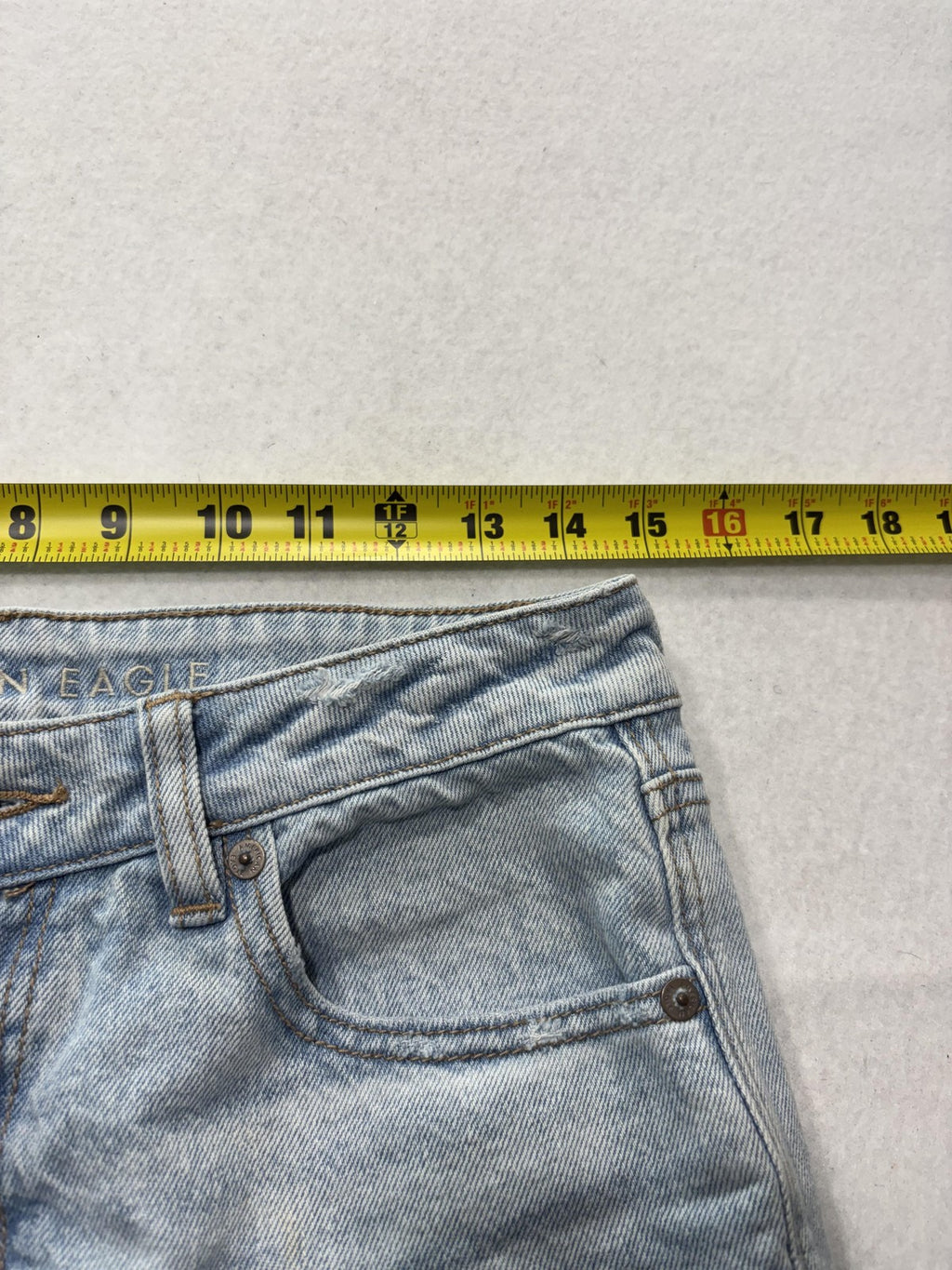 American Eagle Mom Jeans Womens 8 Blue Light Wash High Rise Distressed 30x28