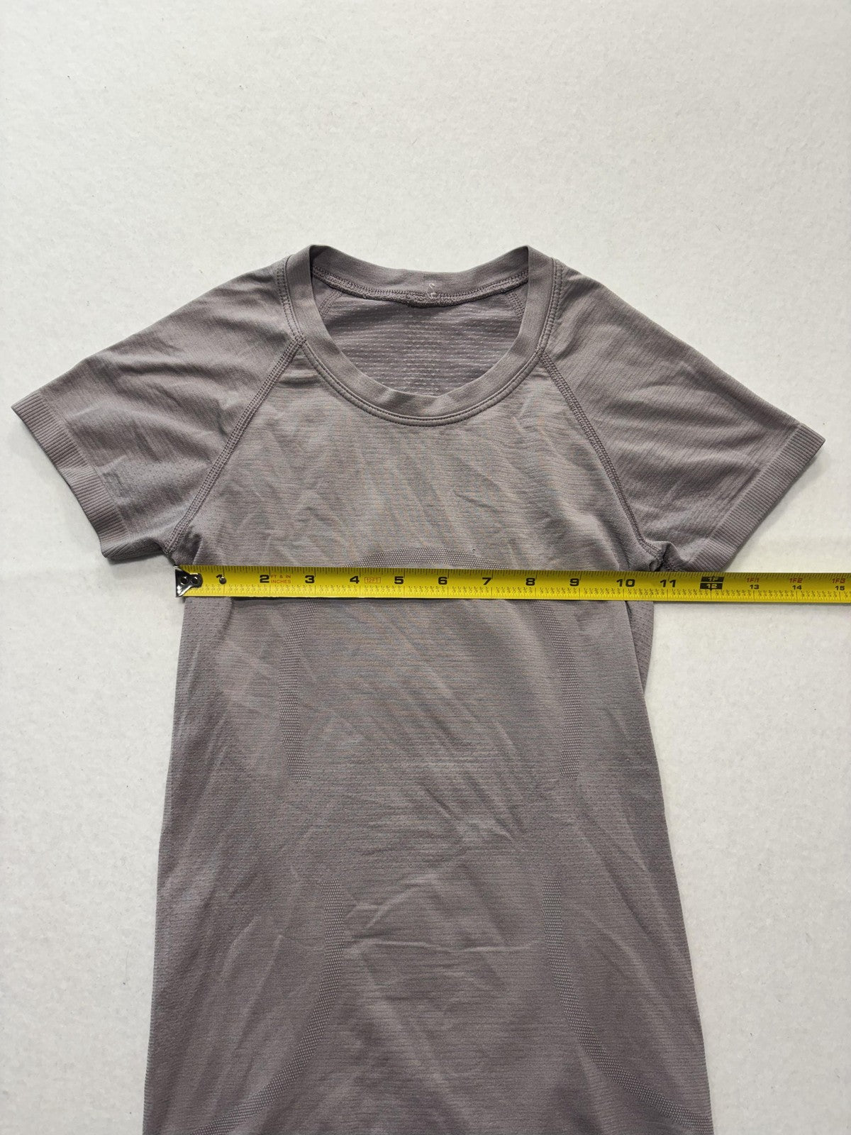 Lululemon Shirt Womens 4 Gray Breathe Repeat Short Sleeve Running Athletic