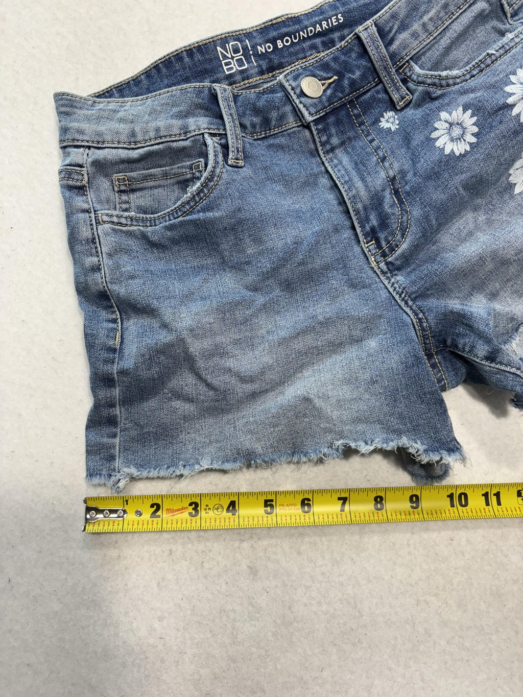 No Boundaries Shorts Juniors 3 Blue Denim Cut Off Floral Daisy Raw Hem Summer