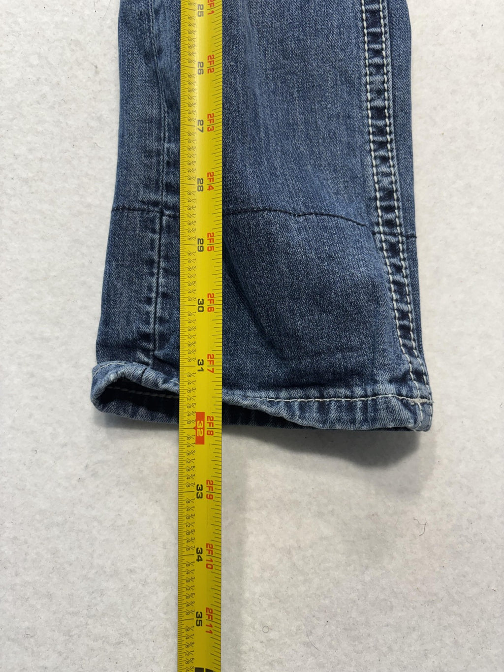 Miss Me Jeans Womens 26 Blue Medium Wash Mid Rise Capri Distressed Embroidered