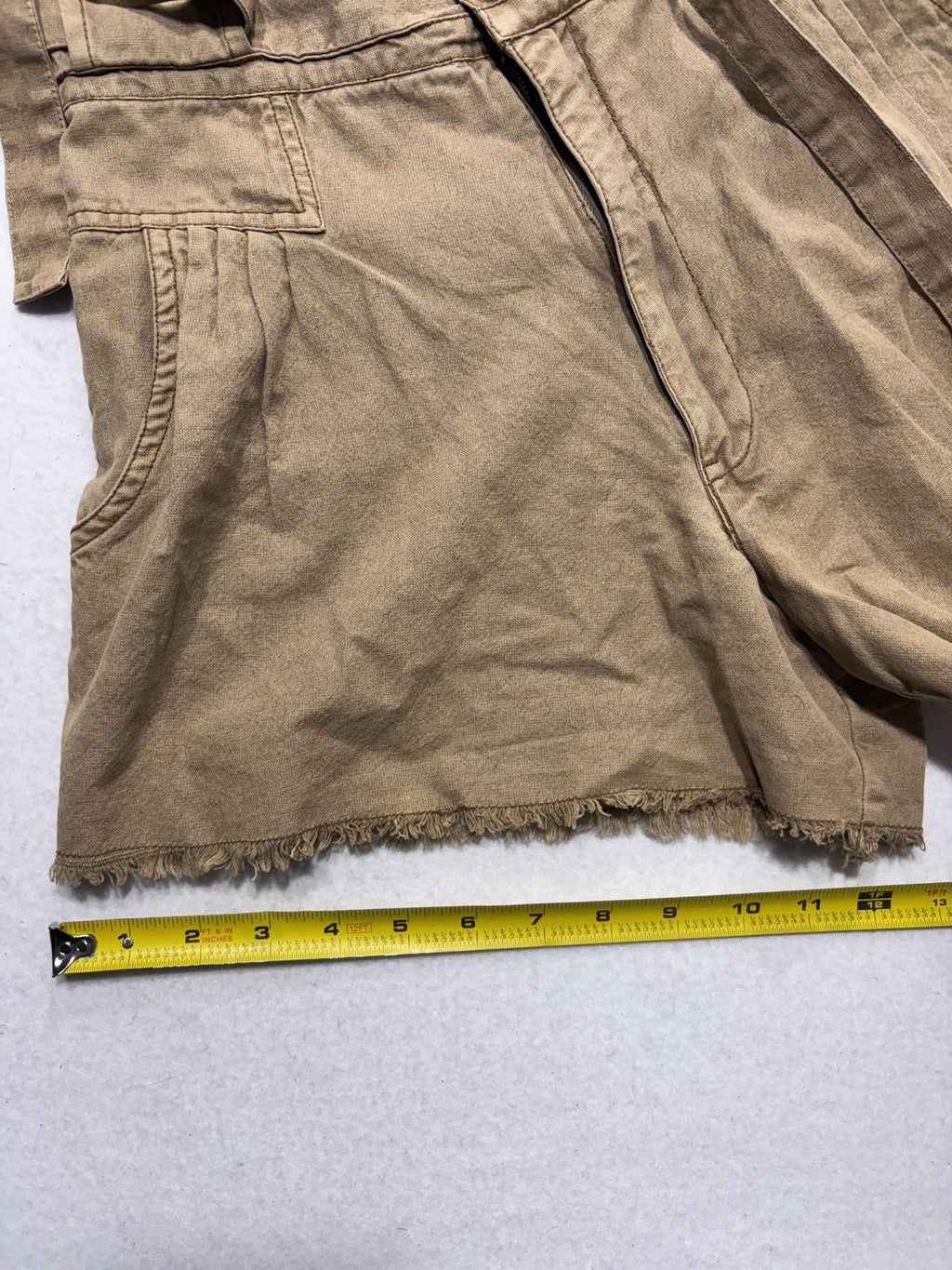 FP One Shorts Womens 4 Beige Chino Twill Belted Raw Hem Pleated Relaxed Fit