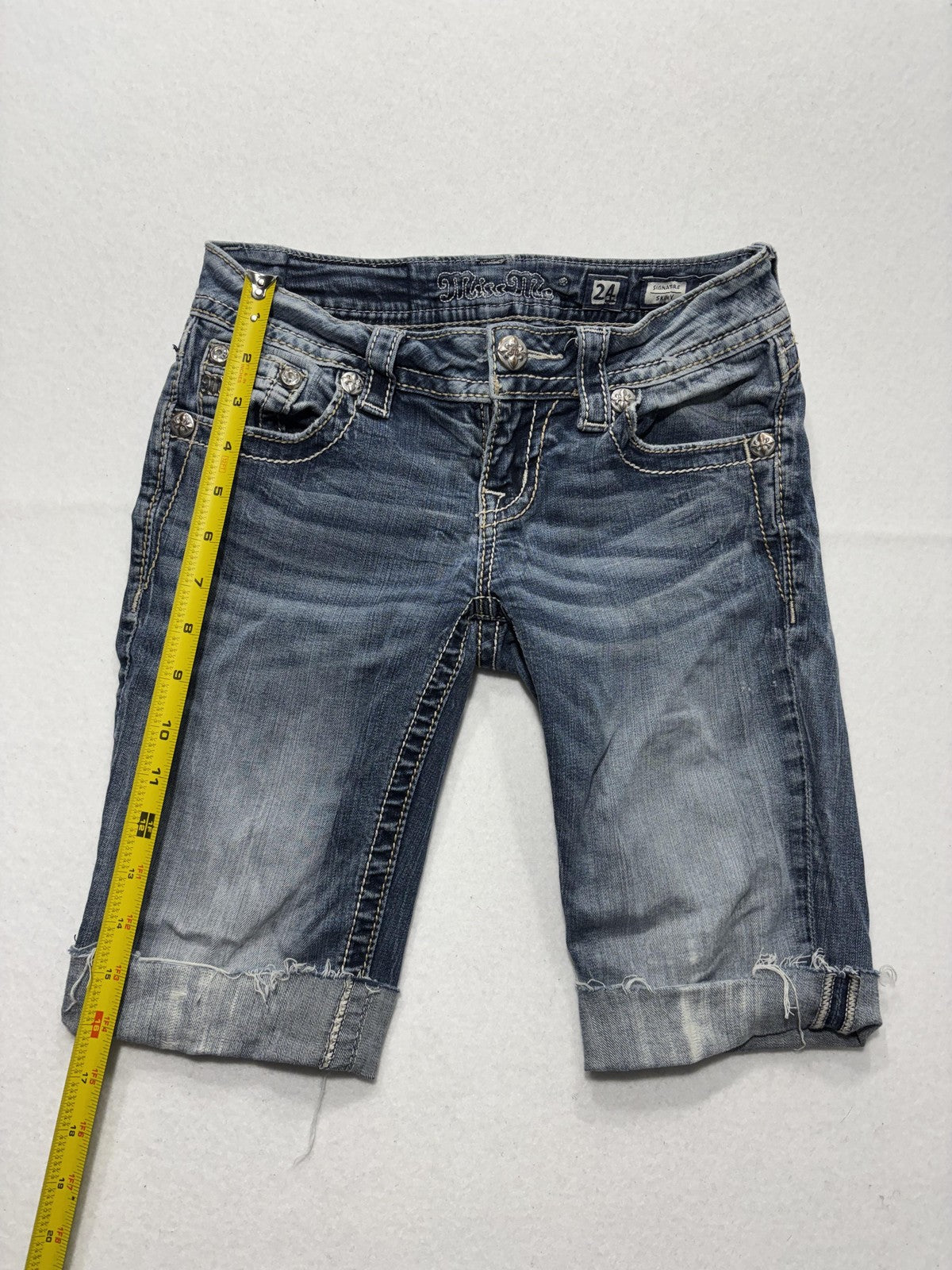 Miss Me Bermuda Shorts Womens 24 Blue Embroidered Rhinestone Denim Cuffed