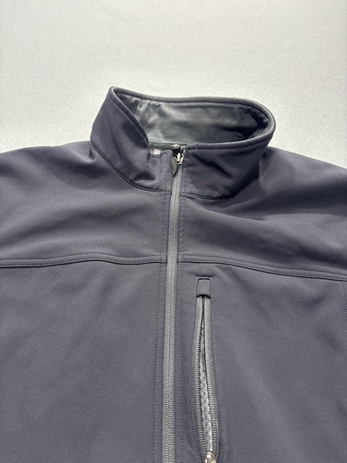 REI Softshell Jacket Mens Medium Black Full Zip Stand Collar Hiking Outdoor