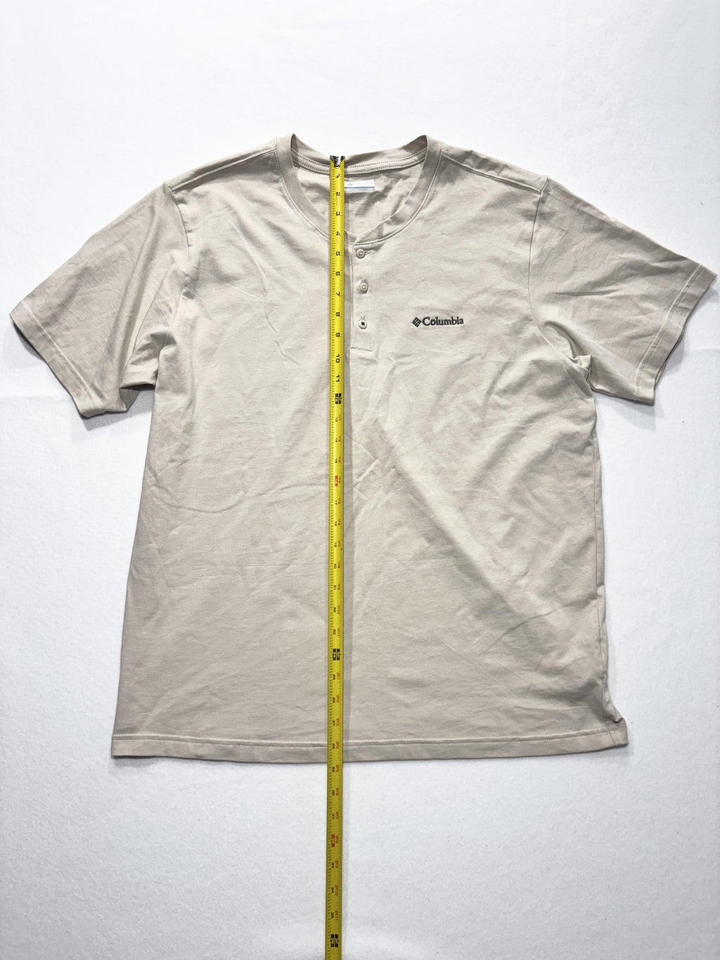 Columbia Shirt Mens Large Beige Short Sleeve Henley Logo T-Shirt Casual