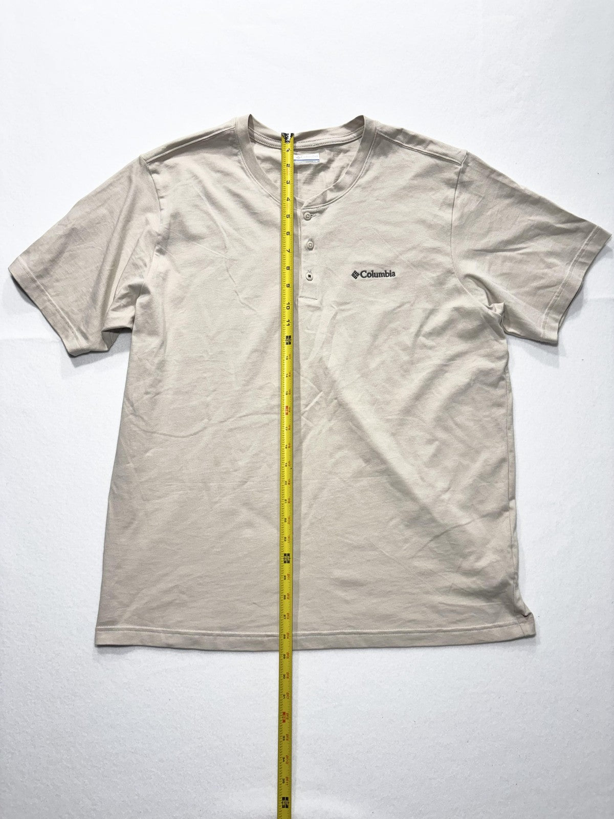 Columbia Shirt Mens Large Beige Short Sleeve Henley Logo T-Shirt Casual