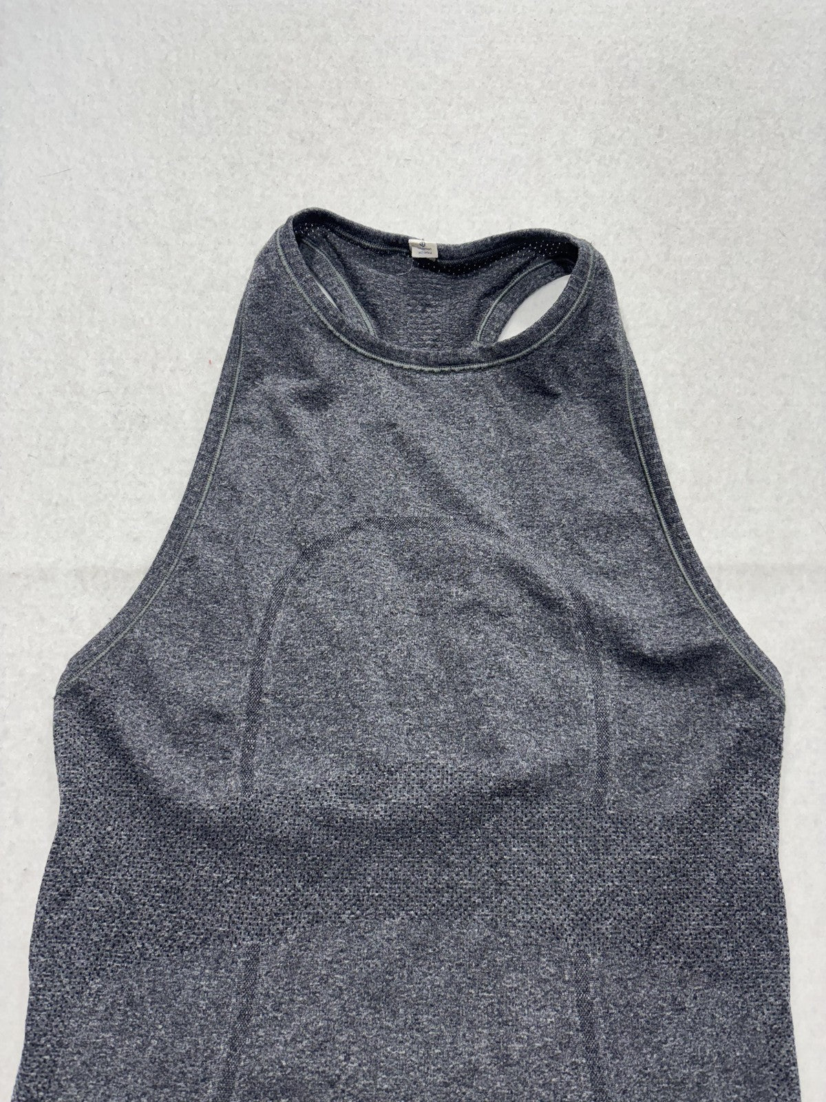 Lululemon Swiftly Tech Tank Womens 6 Gray Crew Neck Racerback Knit Athletic Top