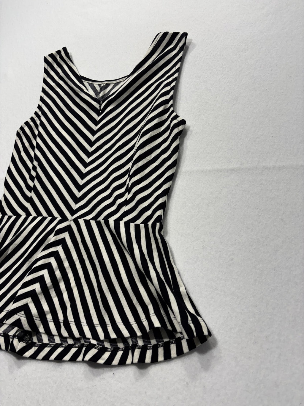 Banana Republic Tank Top Womens 4 Black White Stripe Peplum Stretch Knit Work