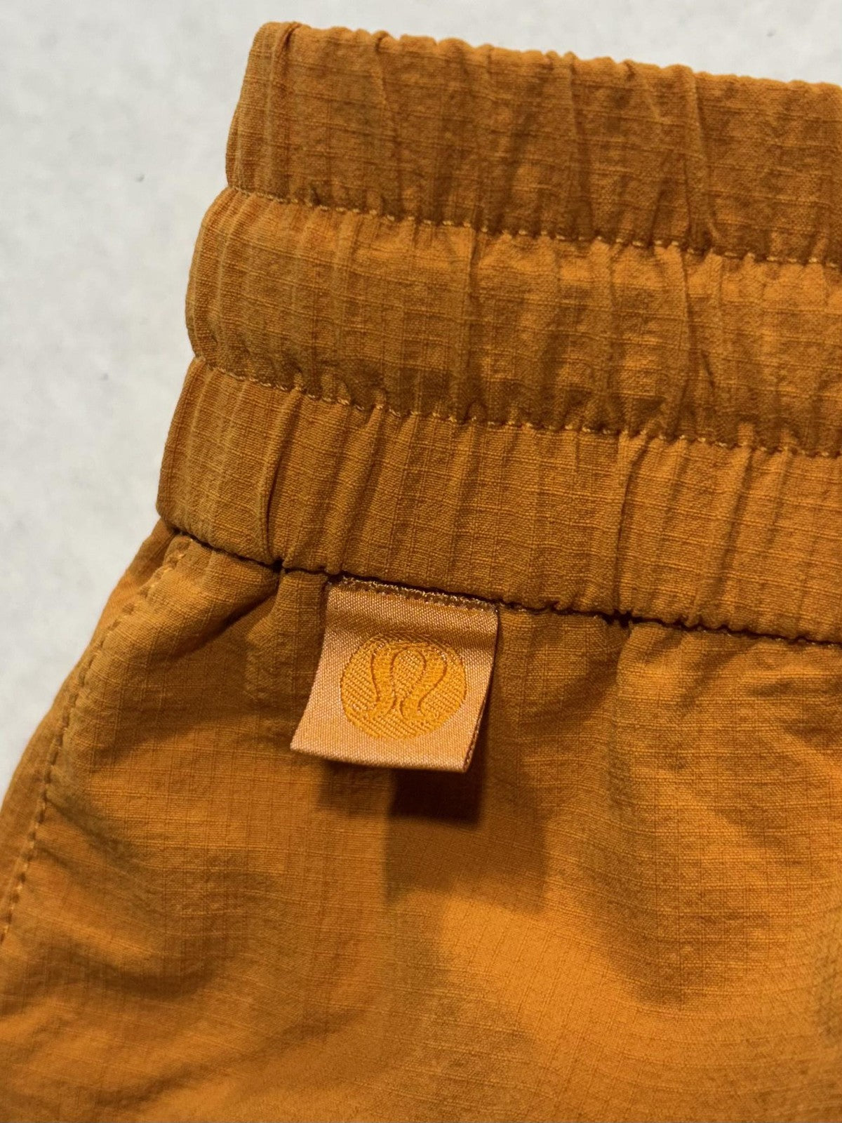 Lululemon Shorts Mens 36 Orange 7" Inseam Running Quick Dry Lightweight Athletic