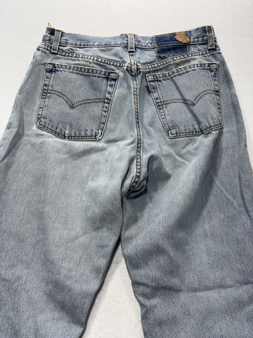 Levi's 560 Loose Fit Jeans Mens 32x32 Blue Light Wash Straight Distressed USA