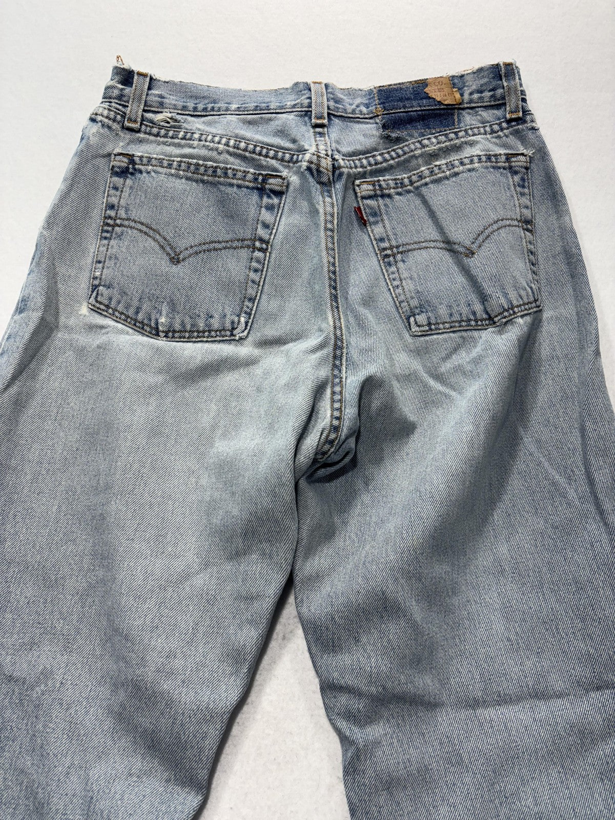 Levi's 560 Loose Fit Jeans Mens 32x32 Blue Light Wash Straight Distressed USA