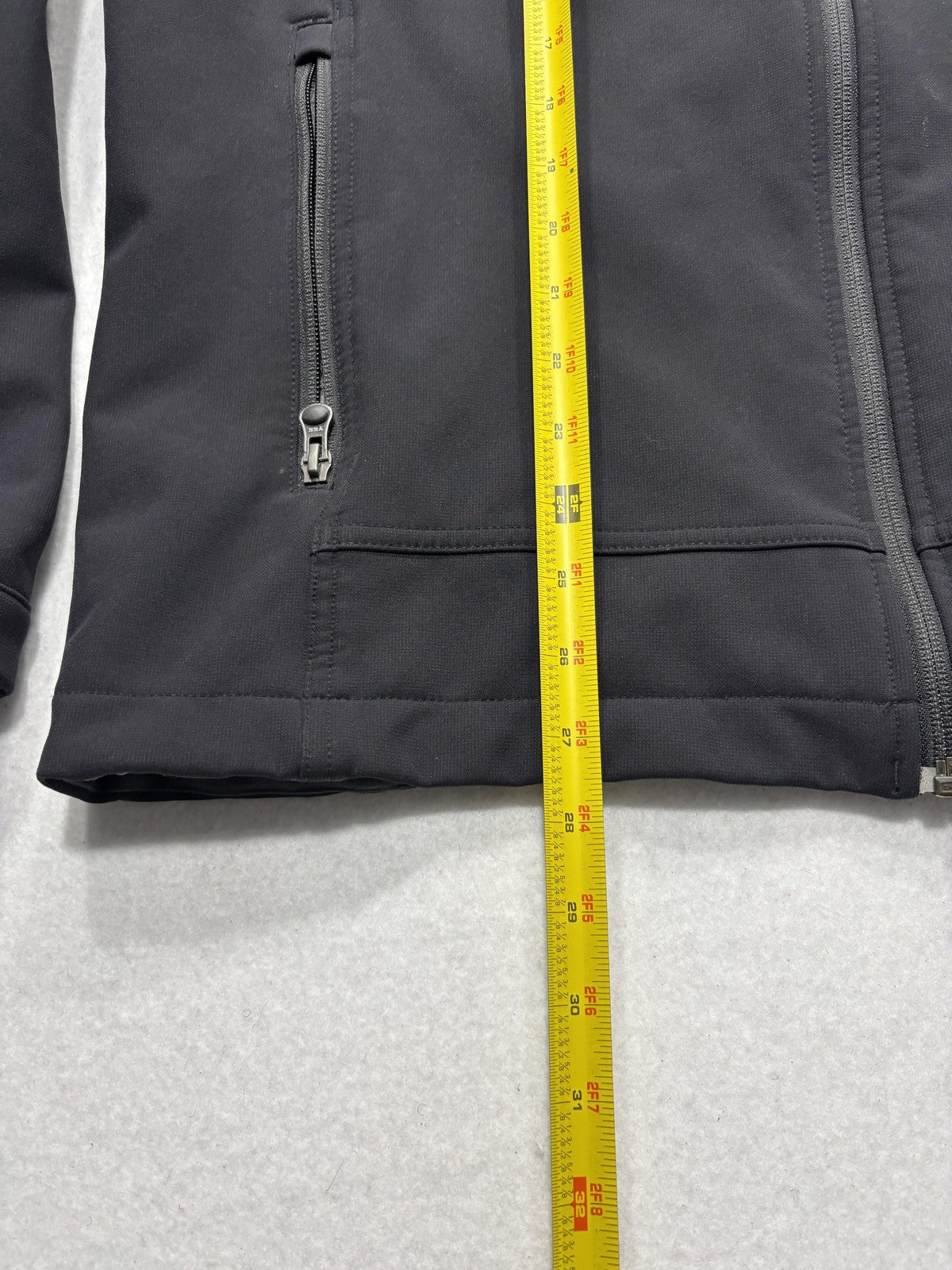 REI Softshell Jacket Mens Medium Black Full Zip Stand Collar Hiking Outdoor