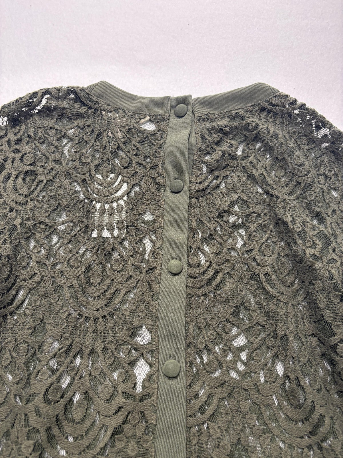Banana Republic Blouse Womens Medium Green Lace Crew Neck Long Sleeve Sheer Top