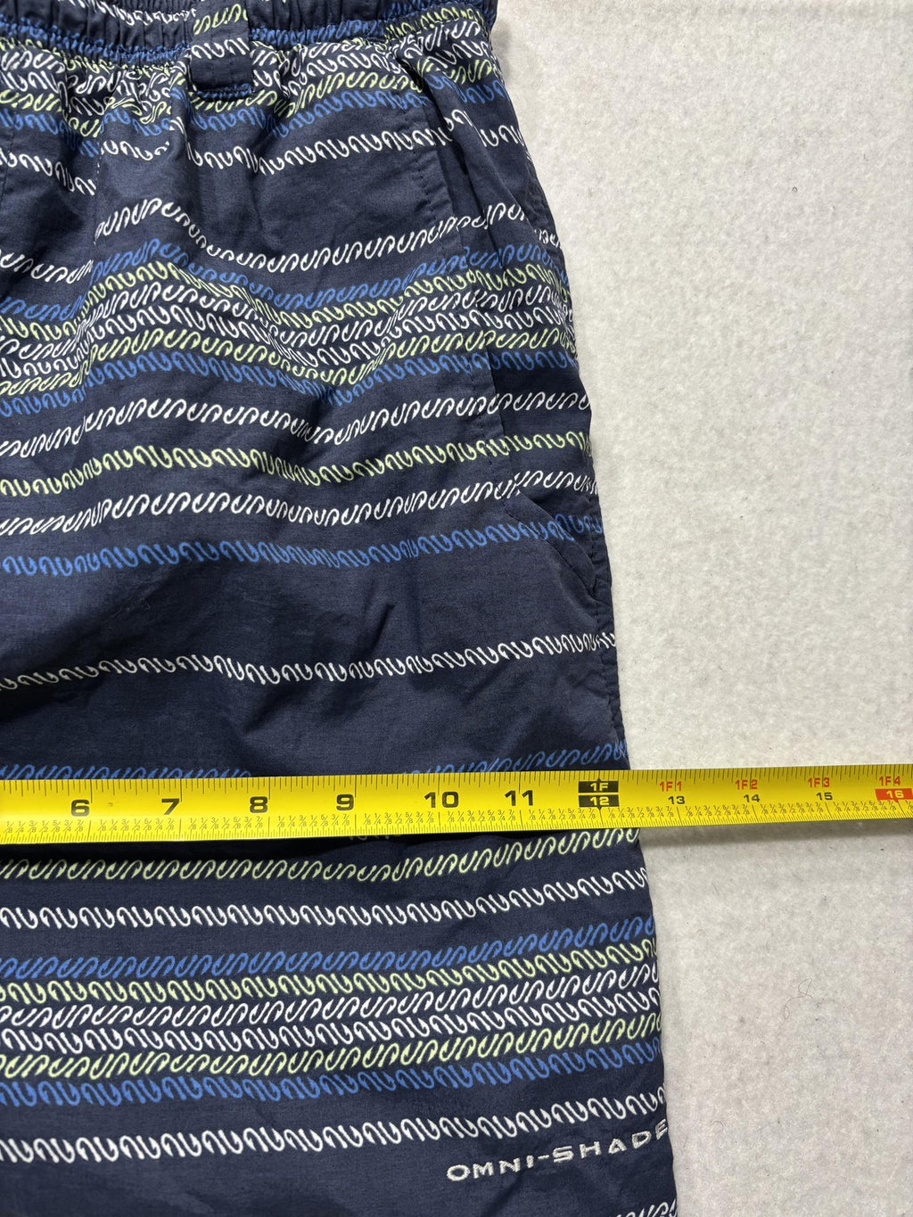 Columbia PFG Omni-Shade Swim Shorts Mens Medium Blue Stripe Fishing Lined