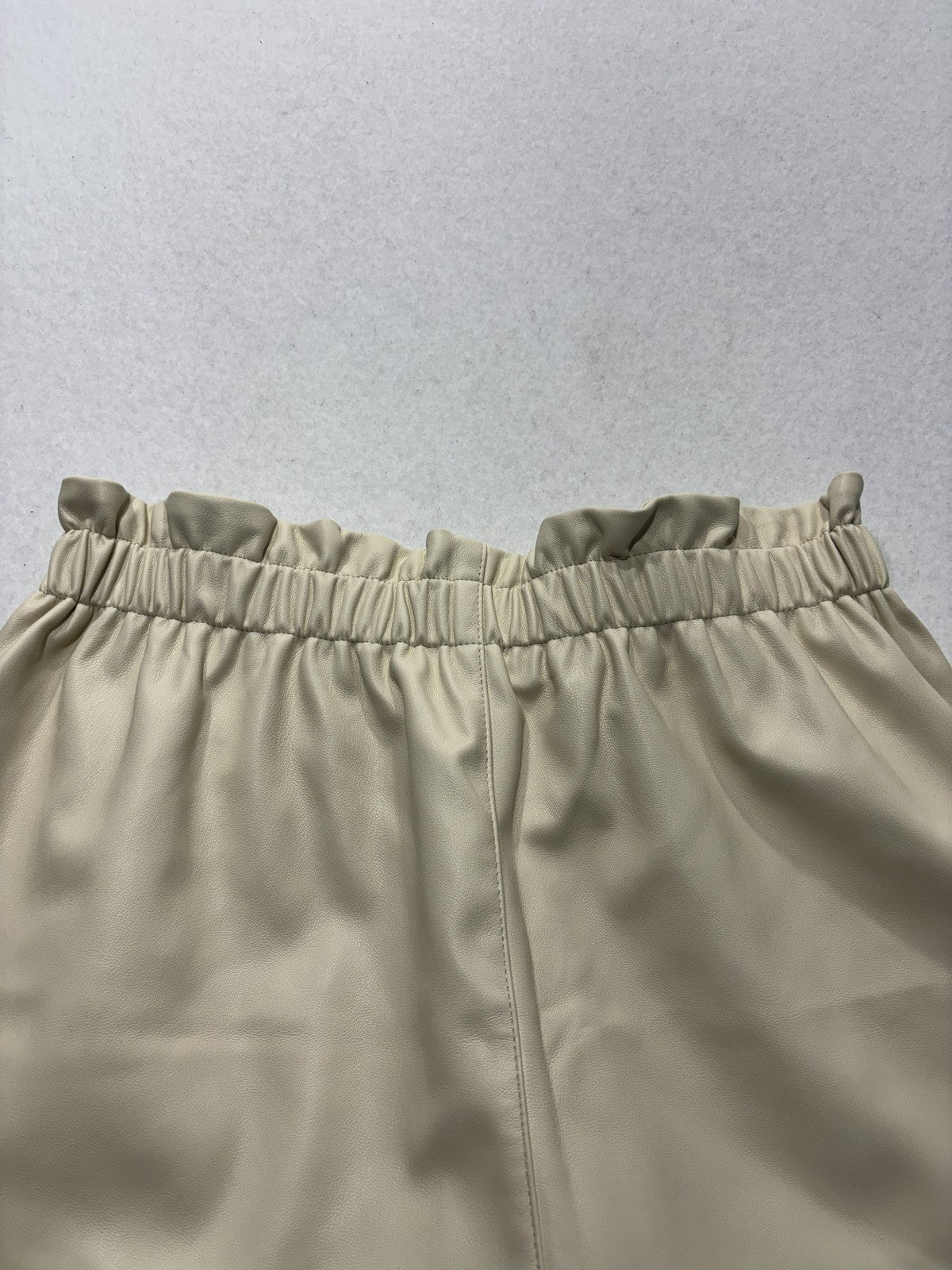 Steve Madden Shorts Womens Small Beige Faux Leather Paperbag Waist Pull On