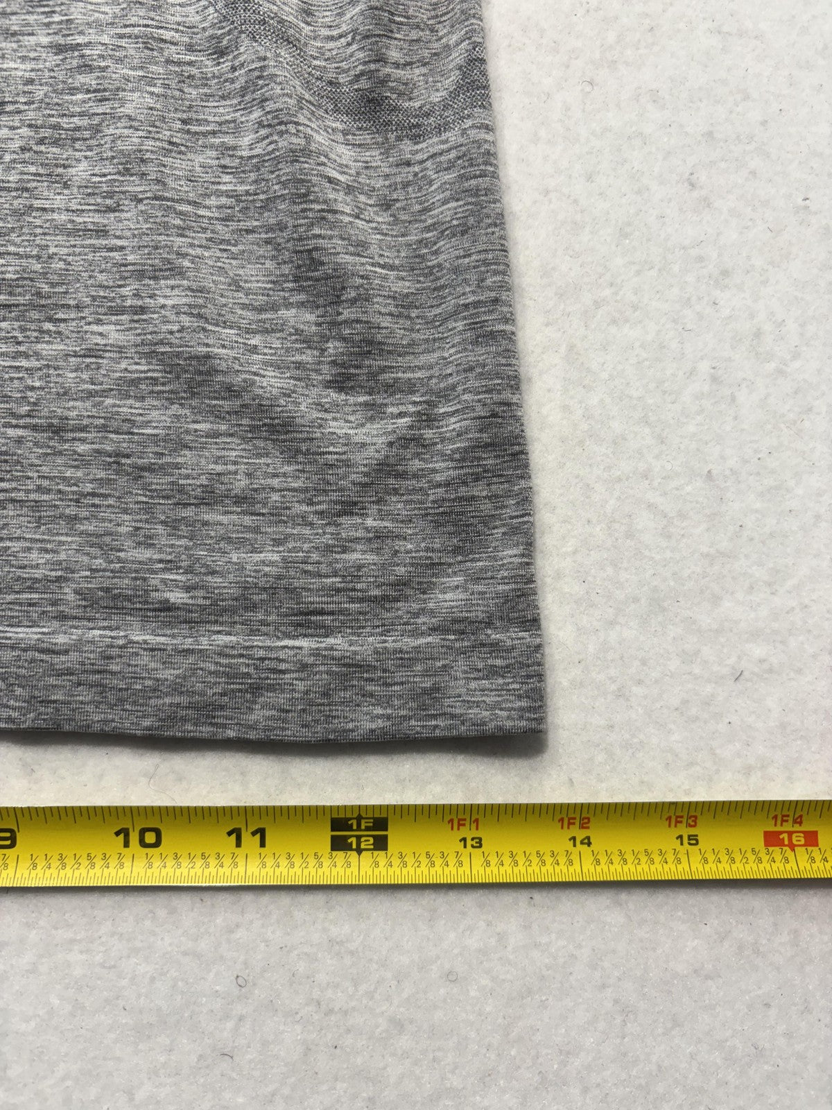 Lululemon Swiftly Tech Shirt Womens 4 Gray Crew Neck Short Sleeve Running Top