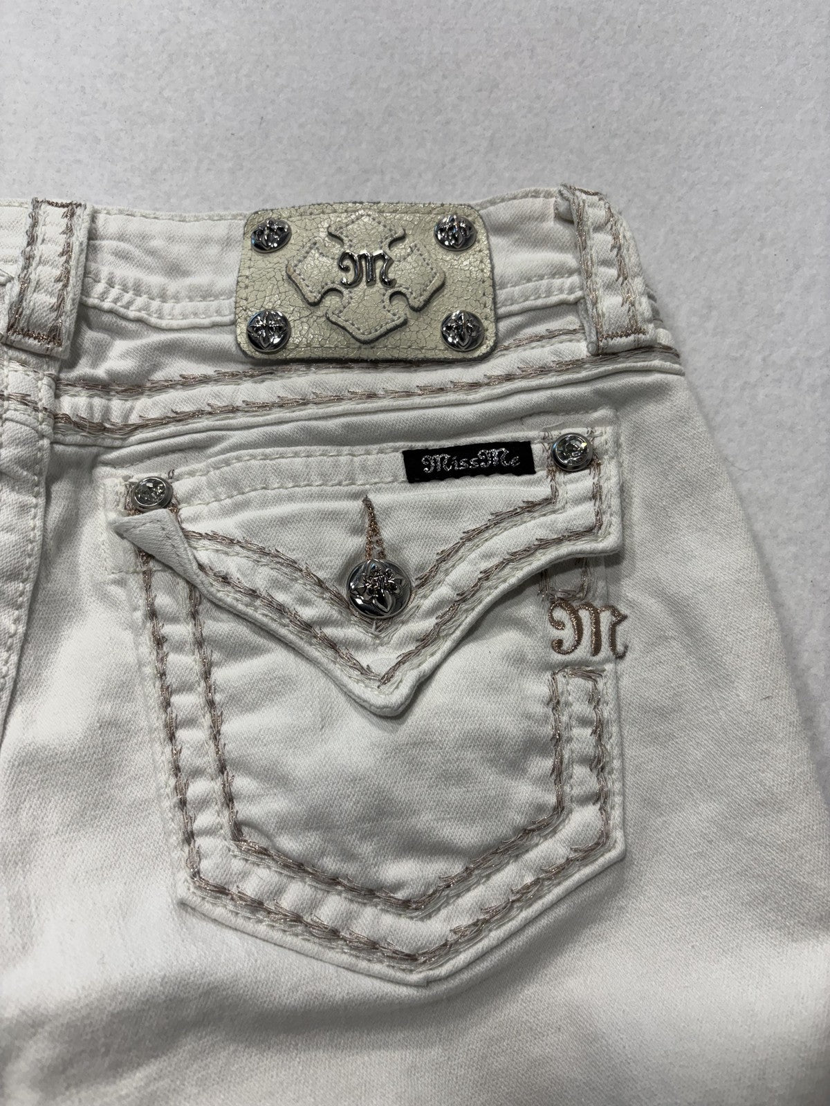 Miss Me Jeans Womens 28 White Mid Rise Signature Capri Embellished Stretch