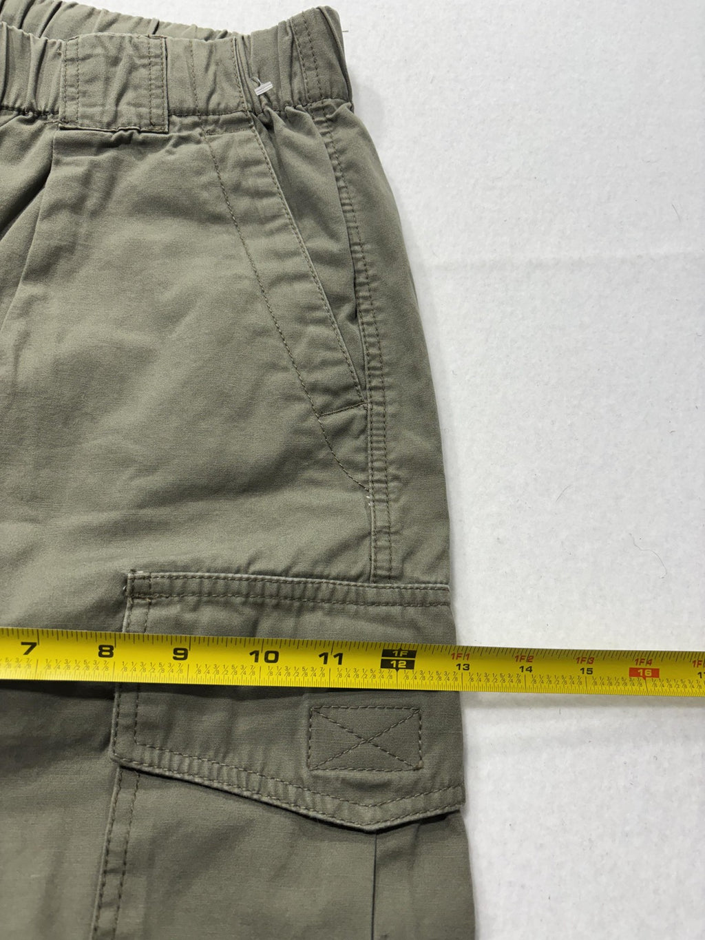 Tommy Bahama Cargo Shorts Mens Large Green 10" Inseam Elastic Waist Casual