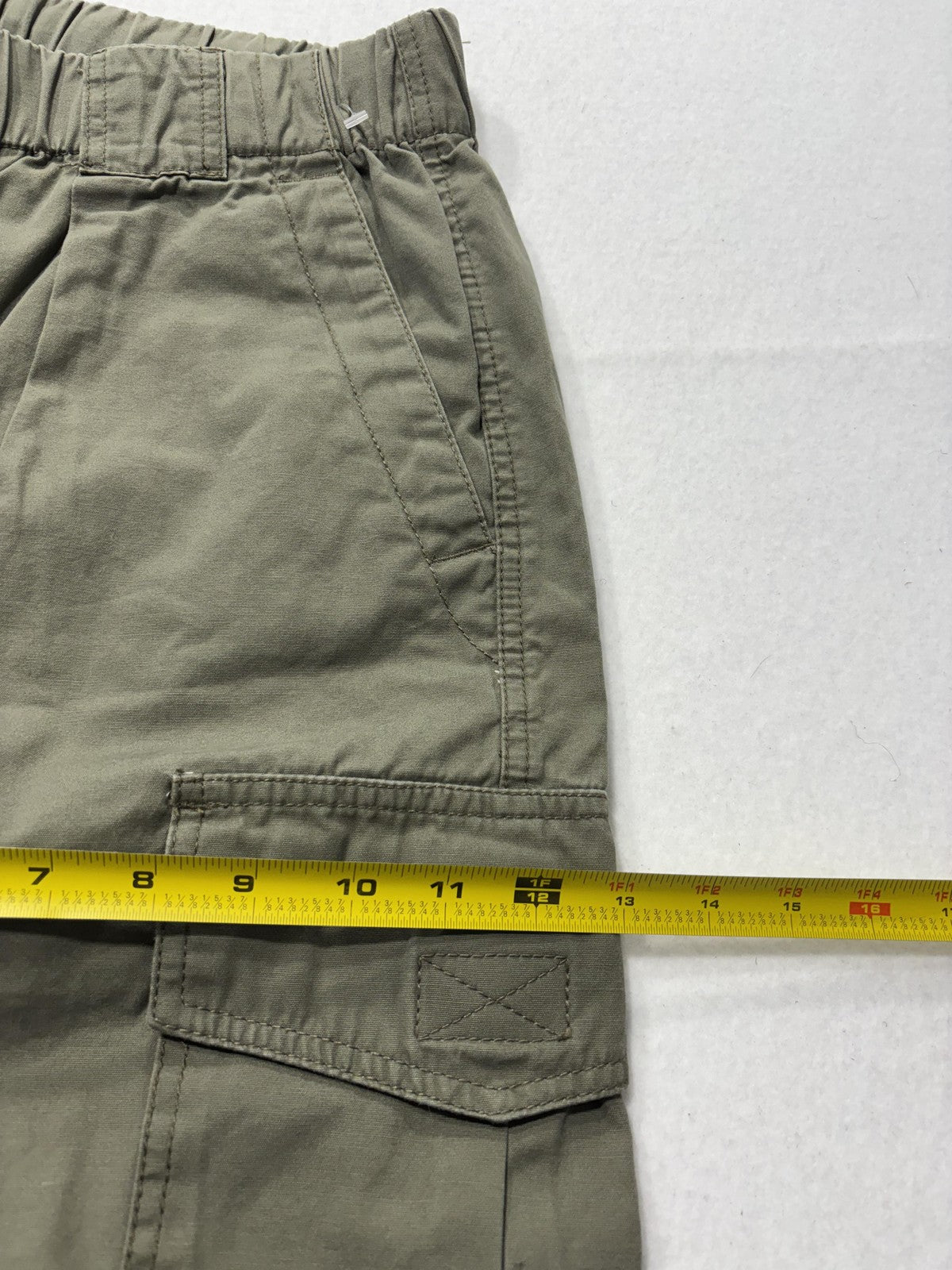 Tommy Bahama Cargo Shorts Mens Large Green 10" Inseam Elastic Waist Casual