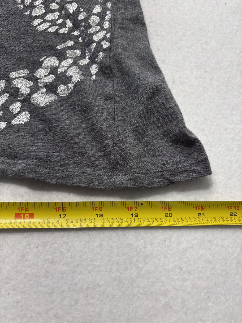 MICHAEL Michael Kors Shirt Womens Medium Gray Leopard MK Logo Short Sleeve Tee