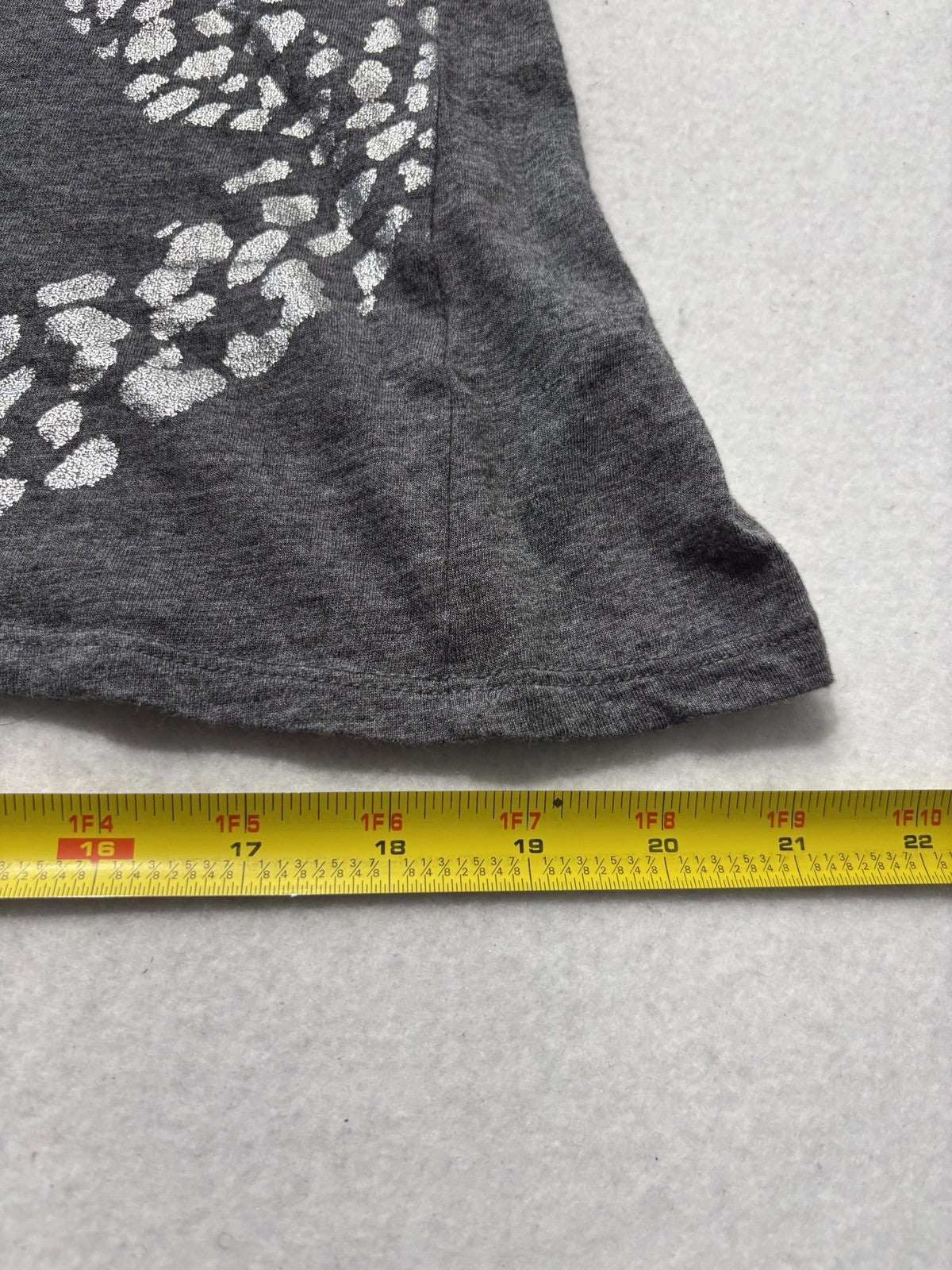 MICHAEL Michael Kors Shirt Womens Medium Gray Leopard MK Logo Short Sleeve Tee
