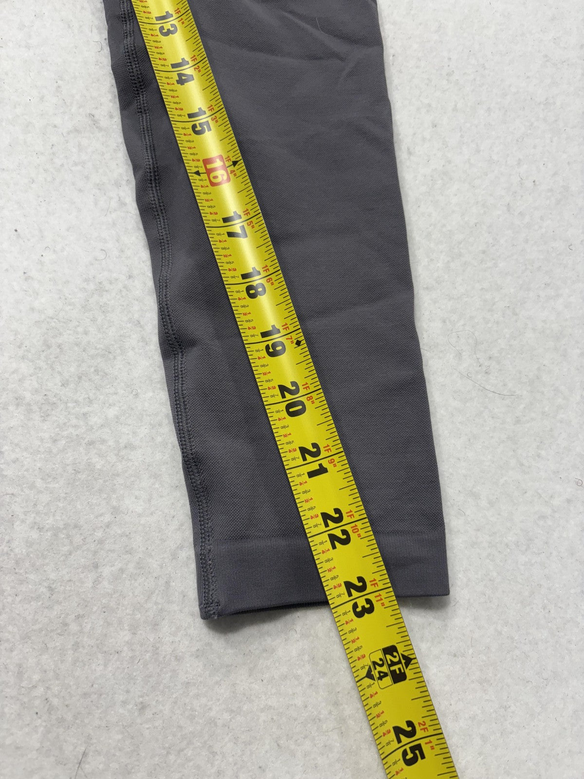 Unbranded Gray High Rise Ruched Back Shaping Leggings Womens Medium 24 Inseam