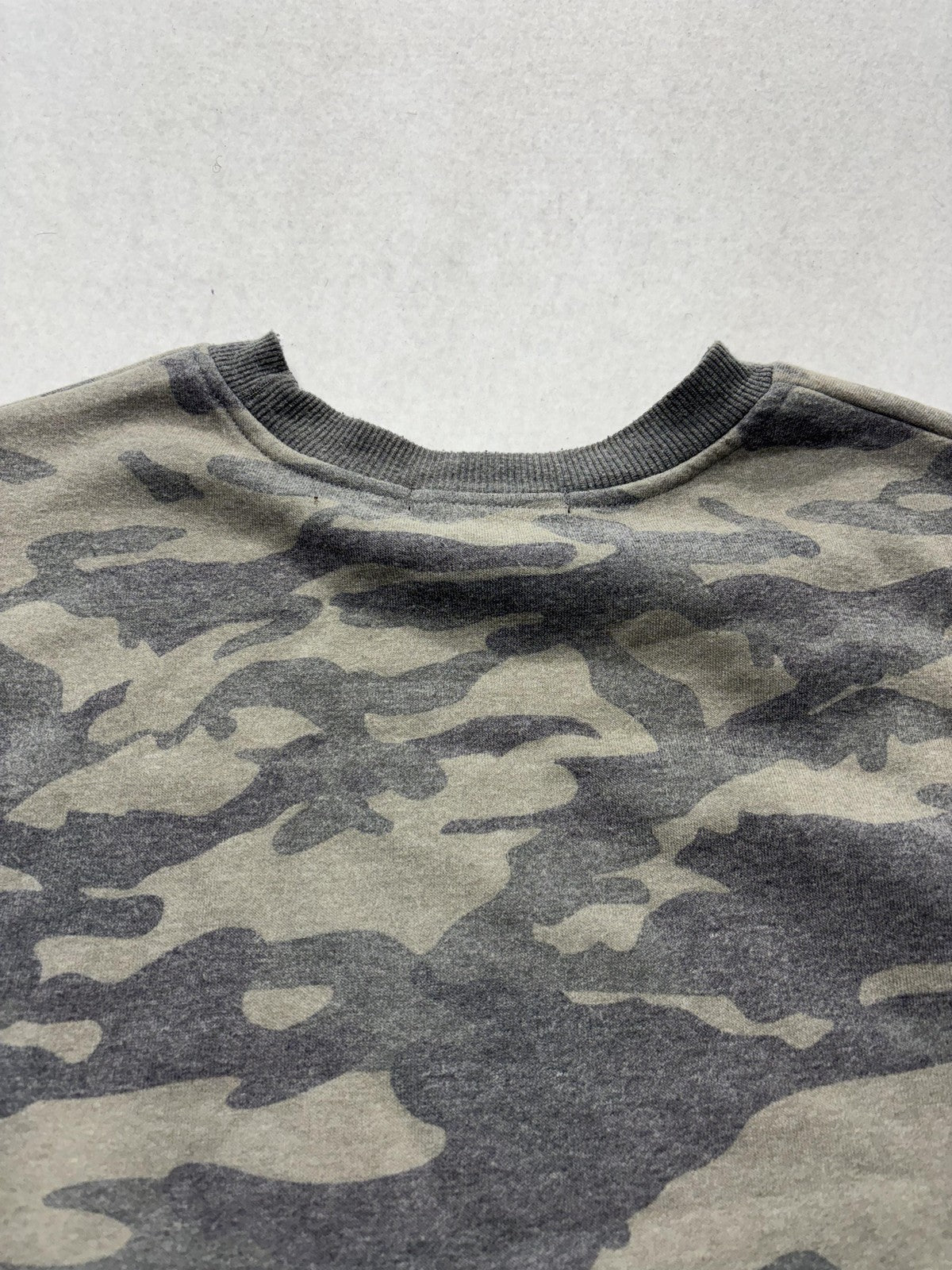 Forever 21 Sweatshirt Womens S Green Camo Crew Neck Terry Cropped Pullover