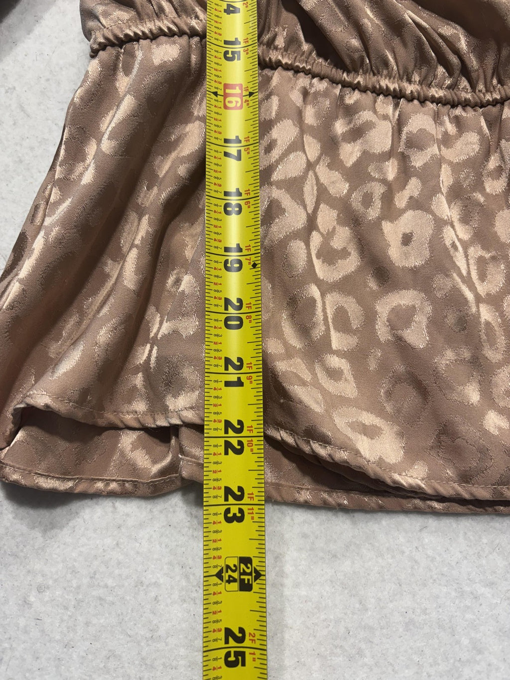 Self Esteem Blouse Juniors XL Brown Leopard V Neck Long Sleeve Peplum Satin Wrap