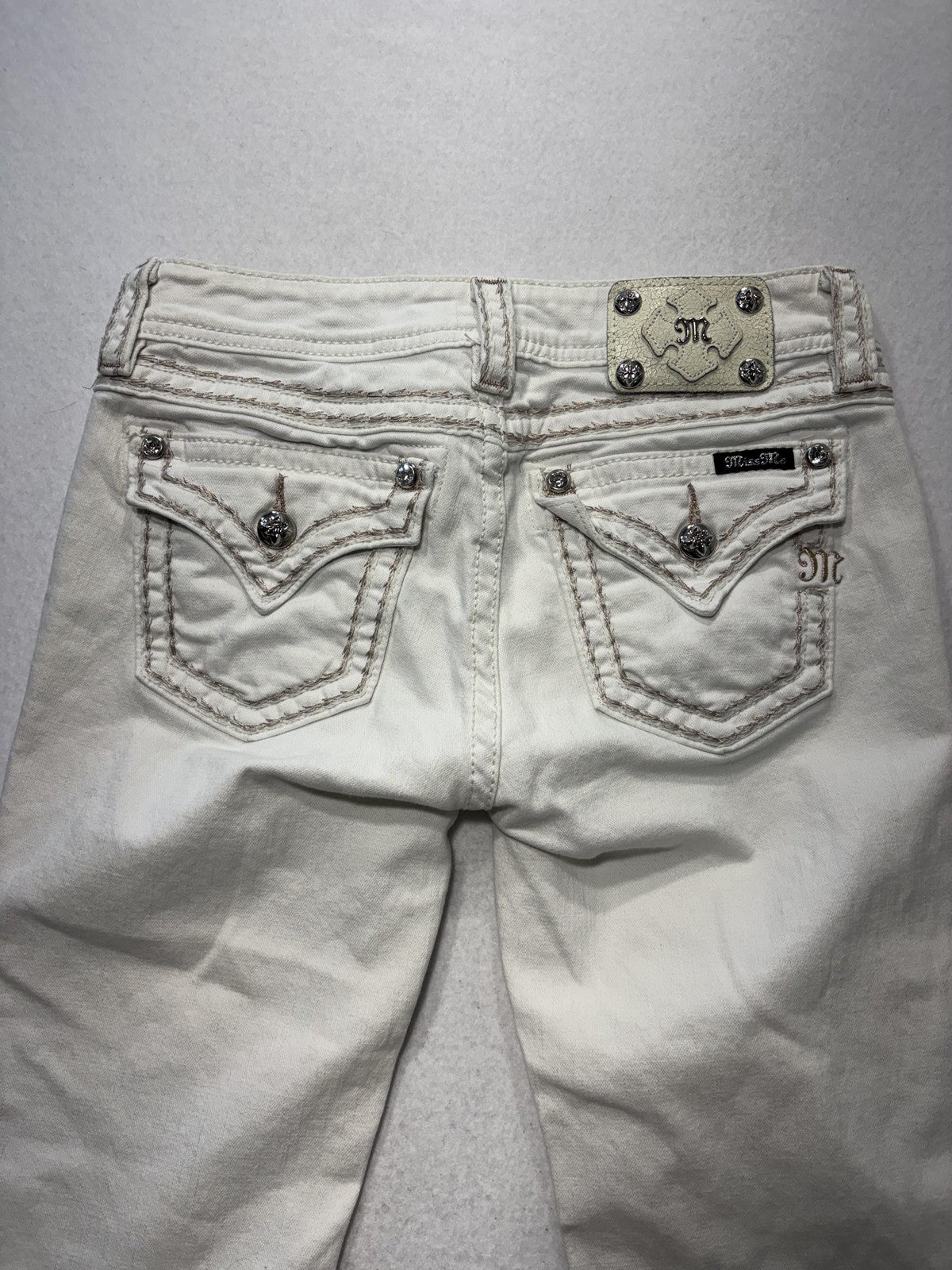 Miss Me Jeans Womens 28 White Mid Rise Signature Capri Embellished Stretch
