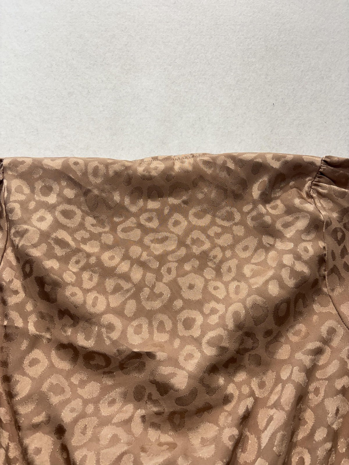 Self Esteem Blouse Juniors XL Brown Leopard V Neck Long Sleeve Peplum Satin Wrap