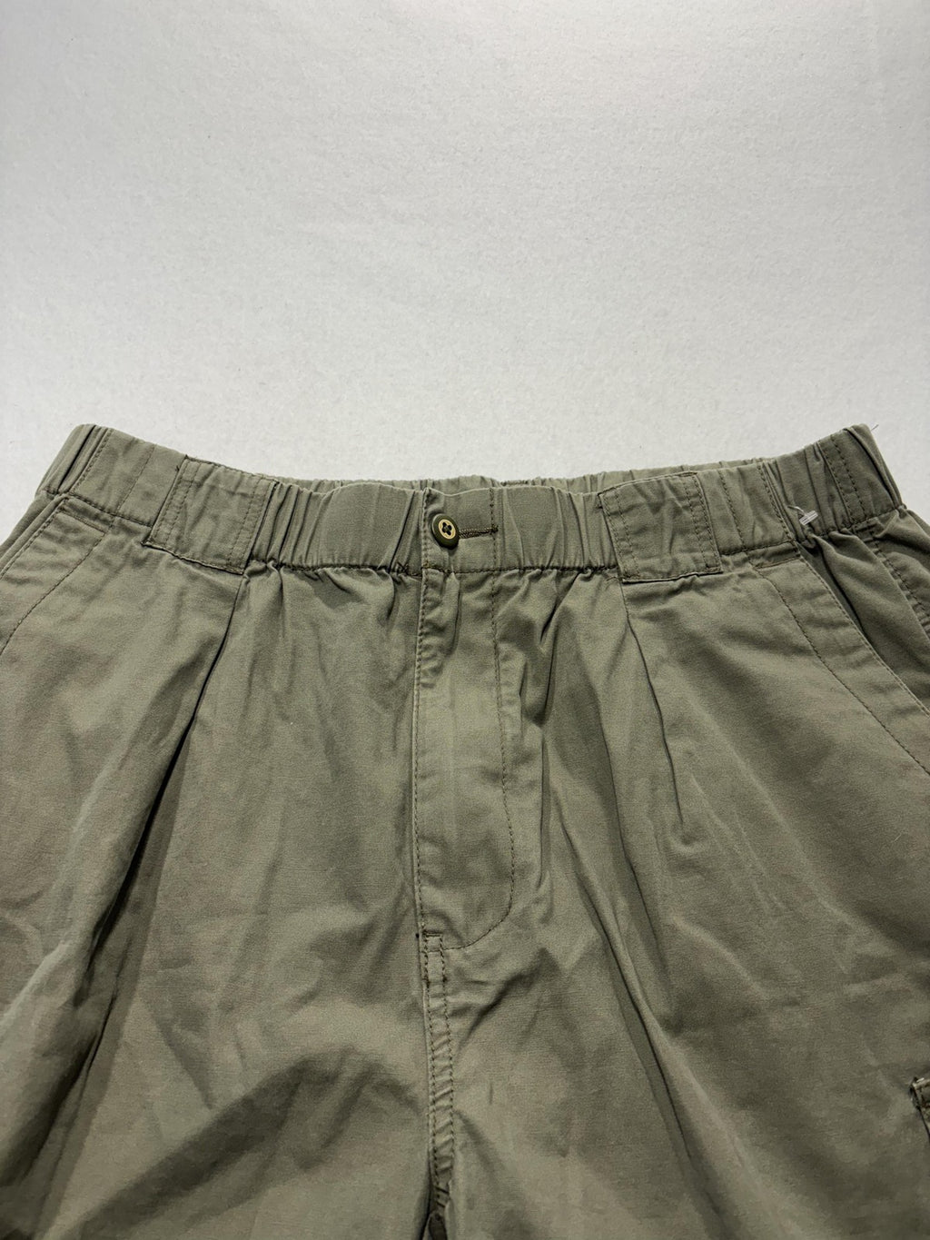 Tommy Bahama Cargo Shorts Mens Large Green 10" Inseam Elastic Waist Casual