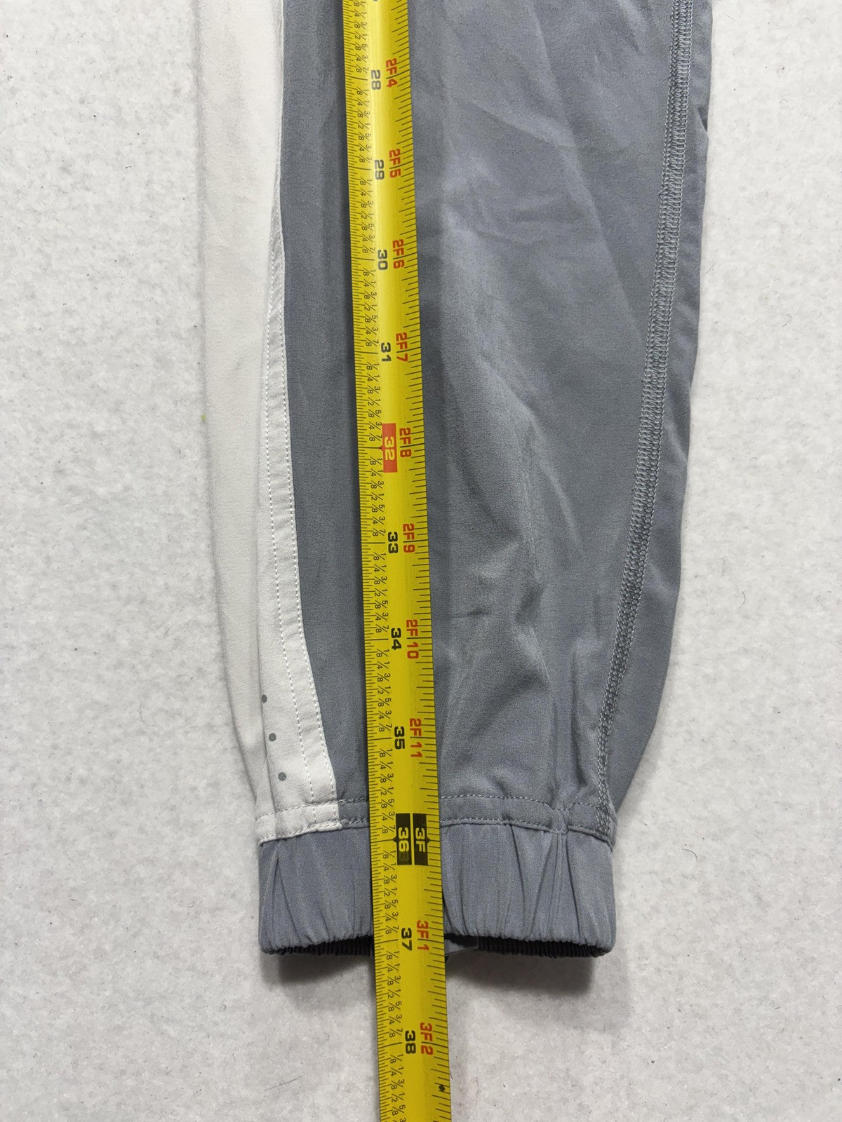 Lululemon Track Pants Womens 2 Gray Colorblock Elastic Waist Woven Ankle Jogger