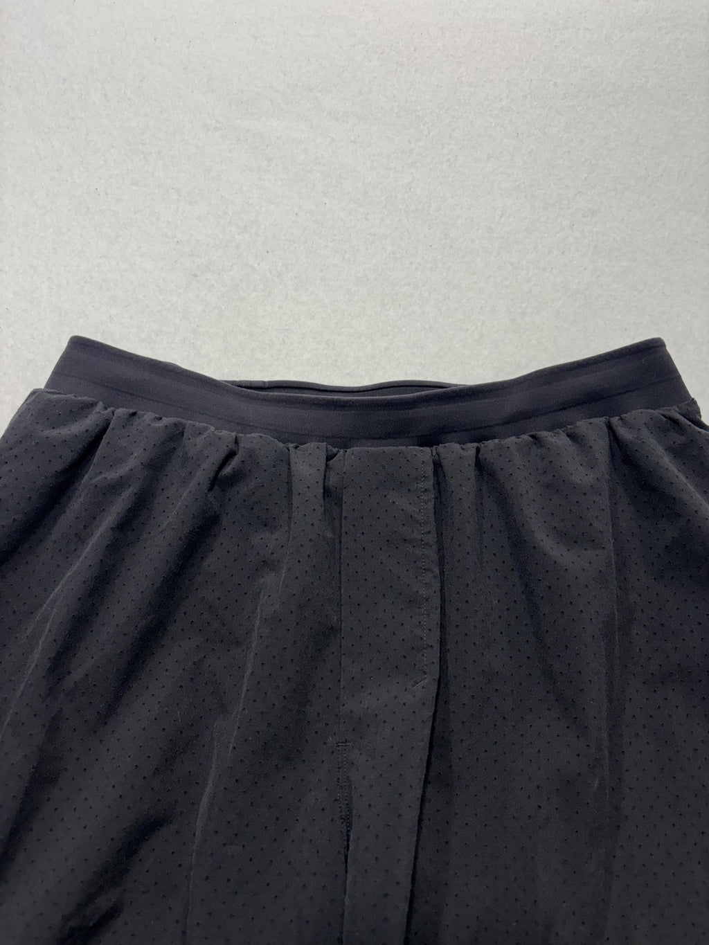 Lululemon Shorts Mens Small Black 7" Inseam Running Lightweight Lined Athletic