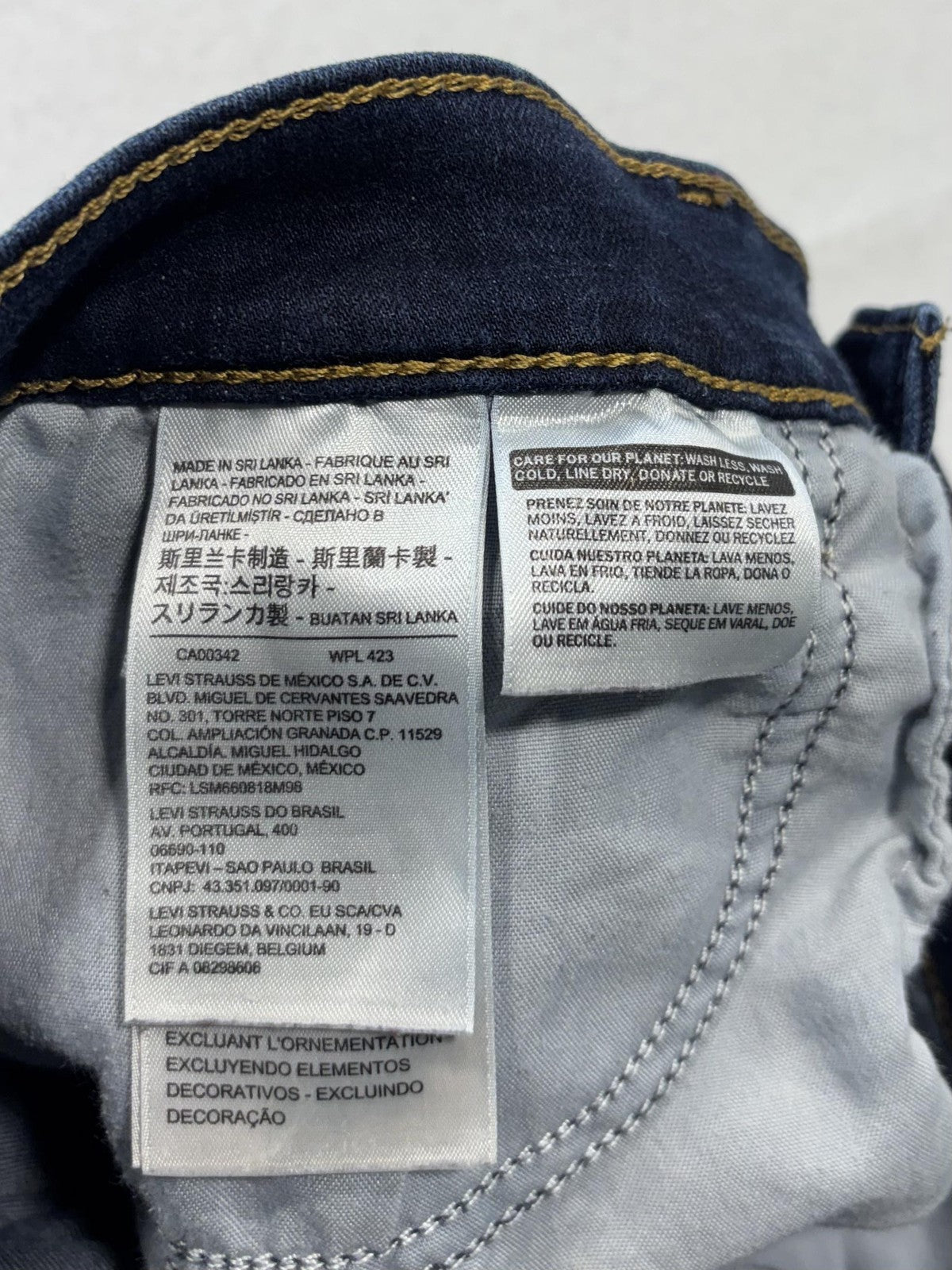 Levi's Classic Straight Jeans Womens 10 Blue Dark Wash Mid Rise Stretch 32x30