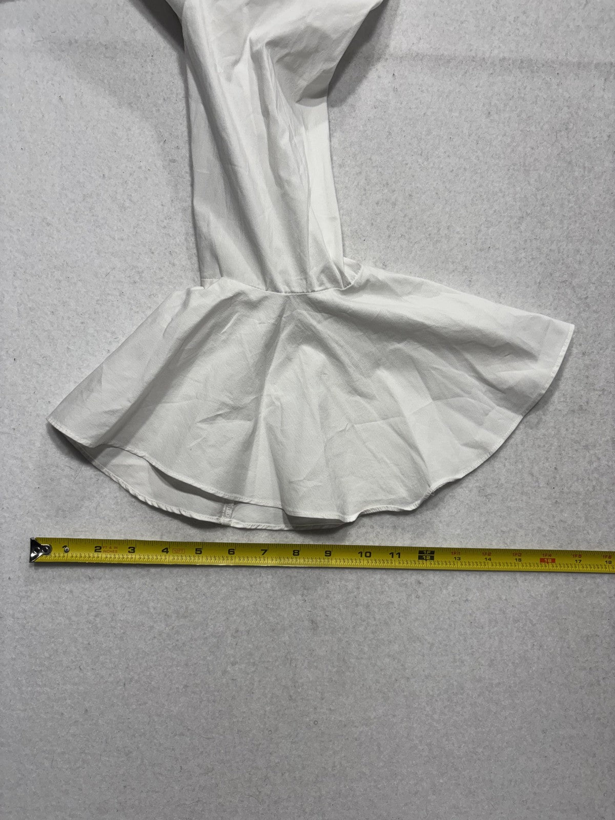 Halston Blouse Womens XL White Scoop Neck 3/4 Ruffle Bell Sleeve Zip Back Top