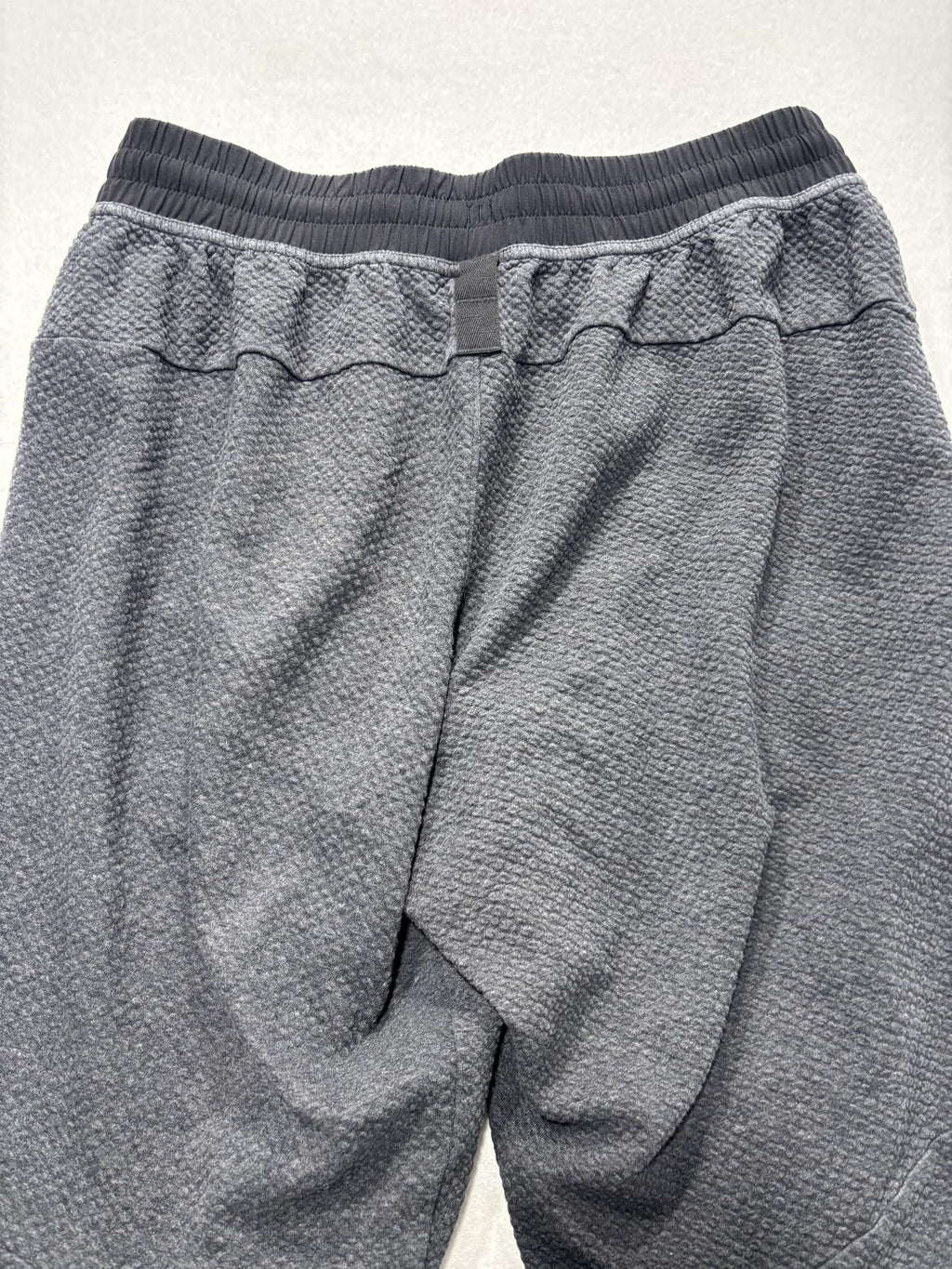 Lululemon Jogger Pants Mens 32 Gray Textured Knit Elastic Waist Pockets Lounge
