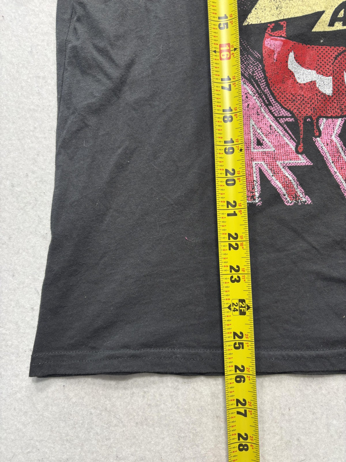 Refined Canvas Womens Large Black Rock And Roll Lips Graphic Tee V-Notch Shirt