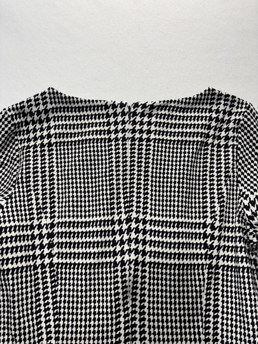 Talbots Dress Womens 14 Black Houndstooth Boat Neck 3/4 Bell Sleeve Sheath Knit