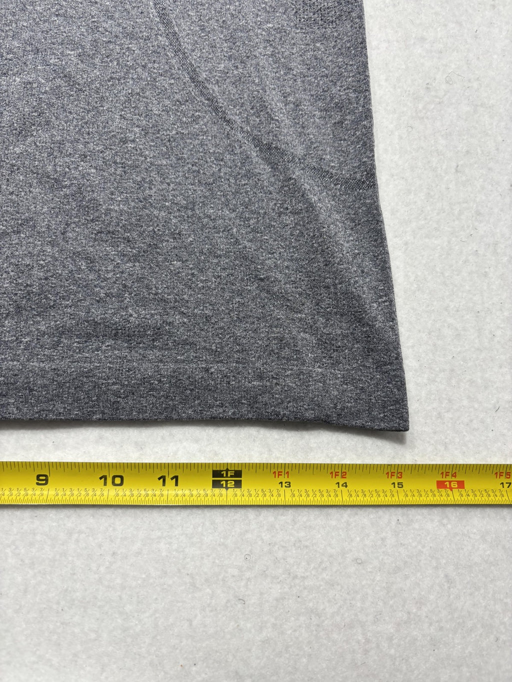 Lululemon Swiftly Tech Tank Womens 6 Gray Crew Neck Racerback Knit Athletic Top